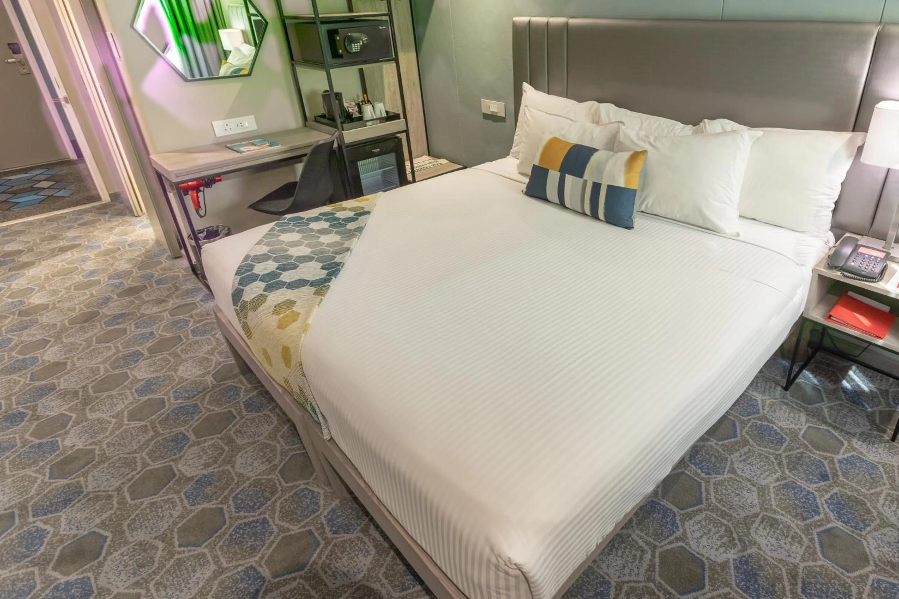 Photo of the whole room, Bed in StayEasy Mbombela