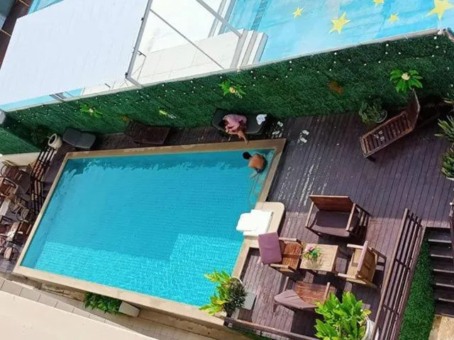 Patio in 51 Fashion Hotel