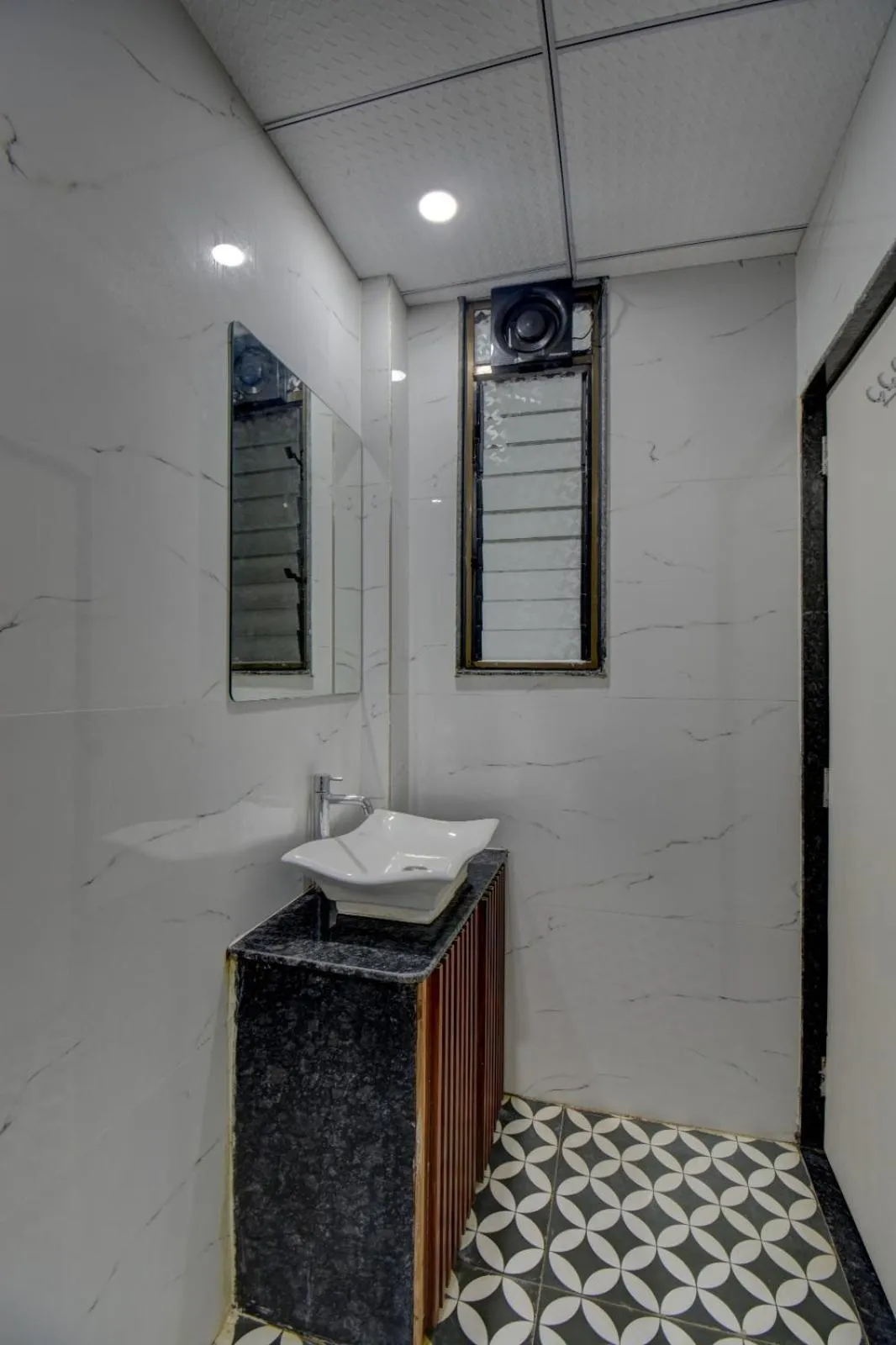 Bathroom in Hotel Saideep Villas, Shirdi