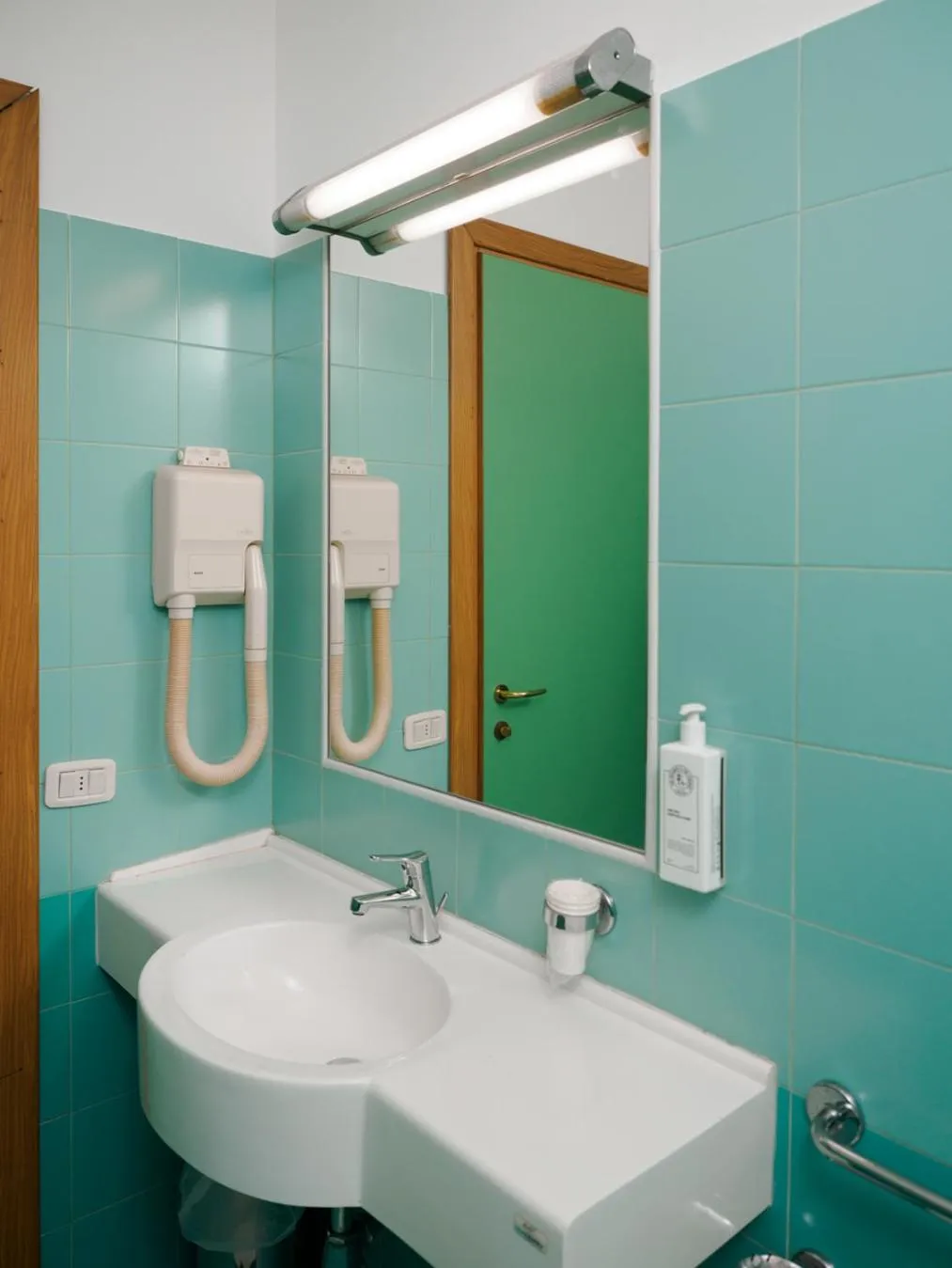 Shower in Hotel Altamira