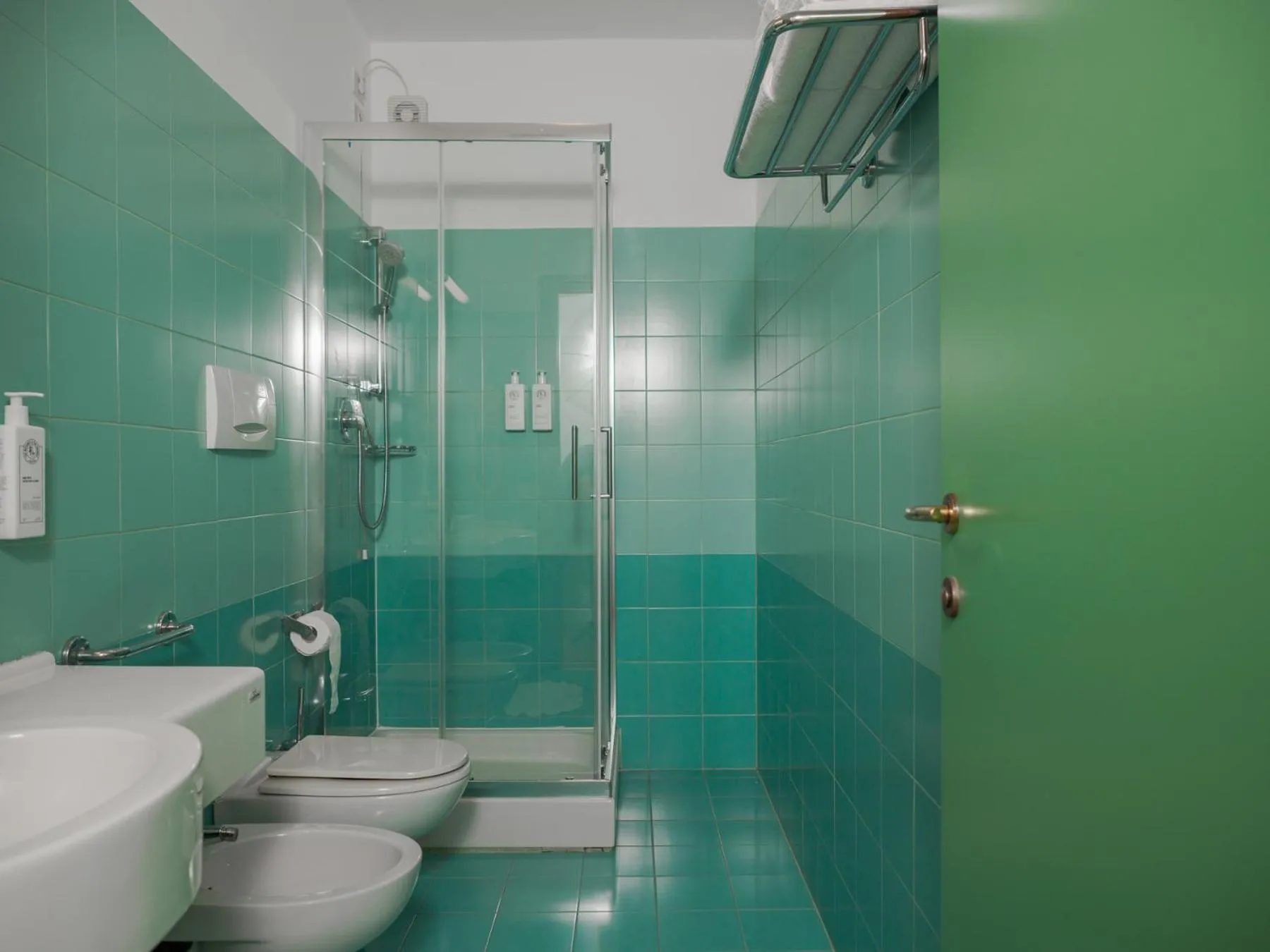 Shower in Hotel Altamira