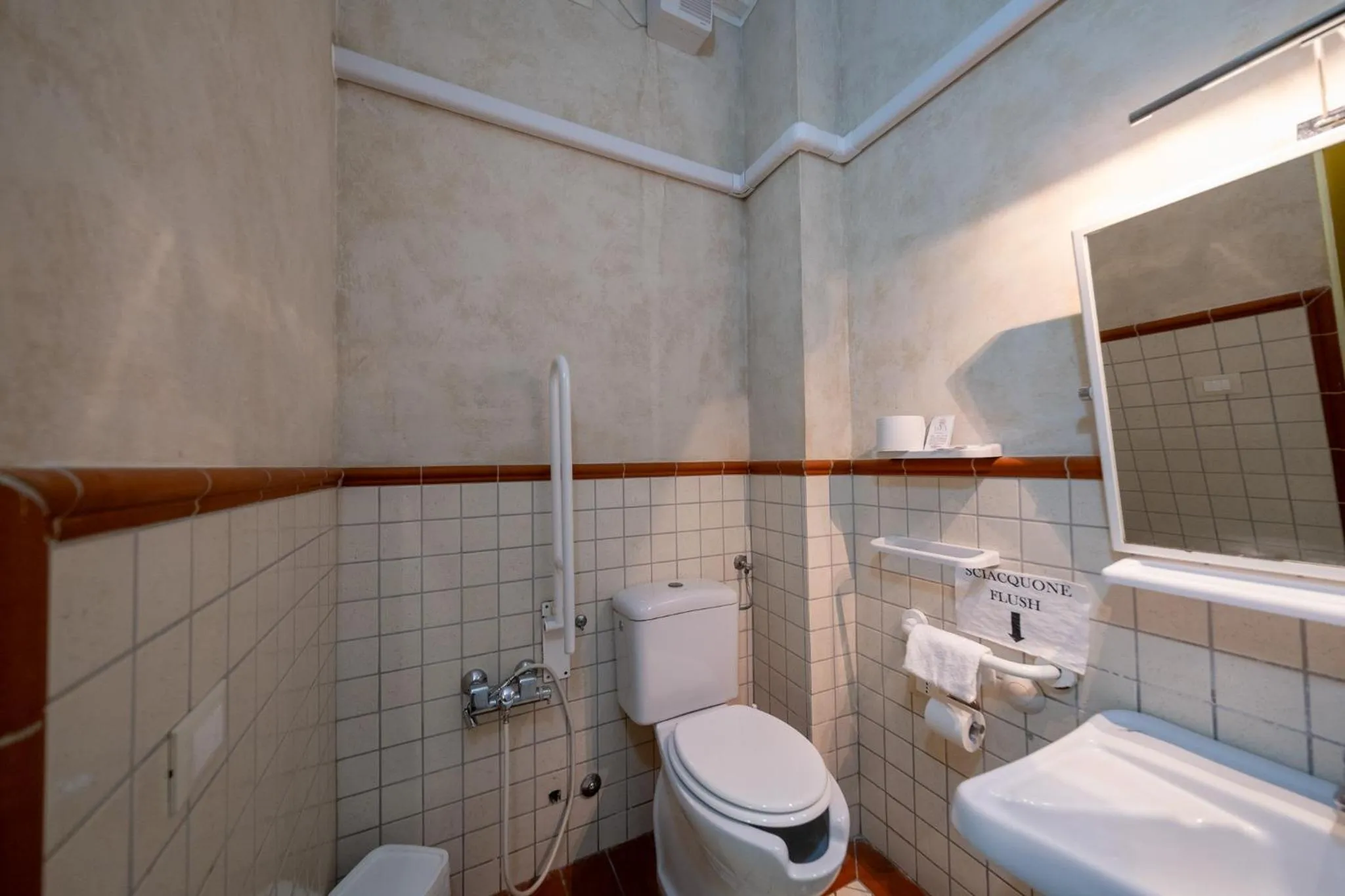 Toilet in San Tommaso