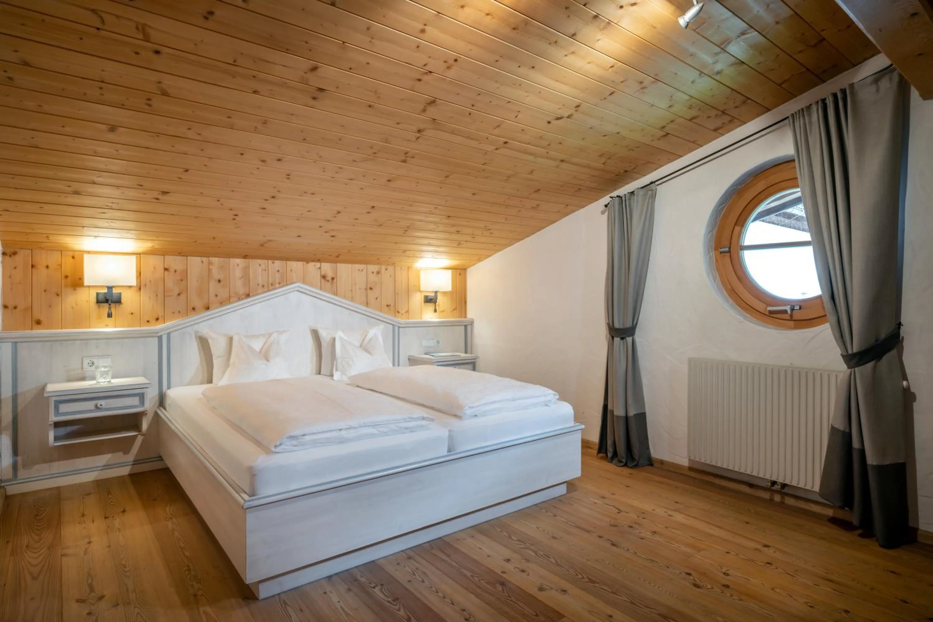 Bedroom, Bed in Hotel zur Pfeffermühle