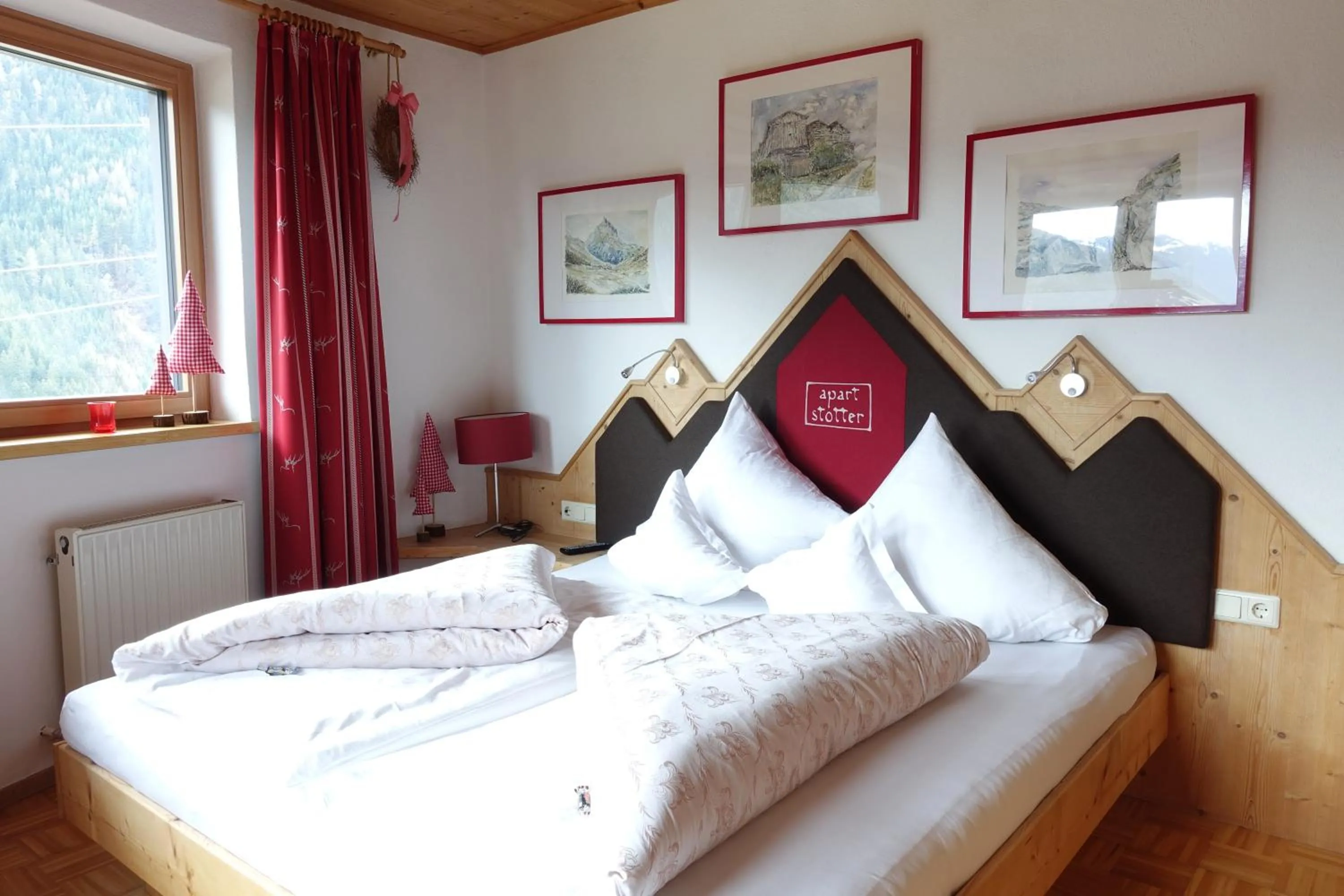 Photo of the whole room, Bed in Apart Stotter