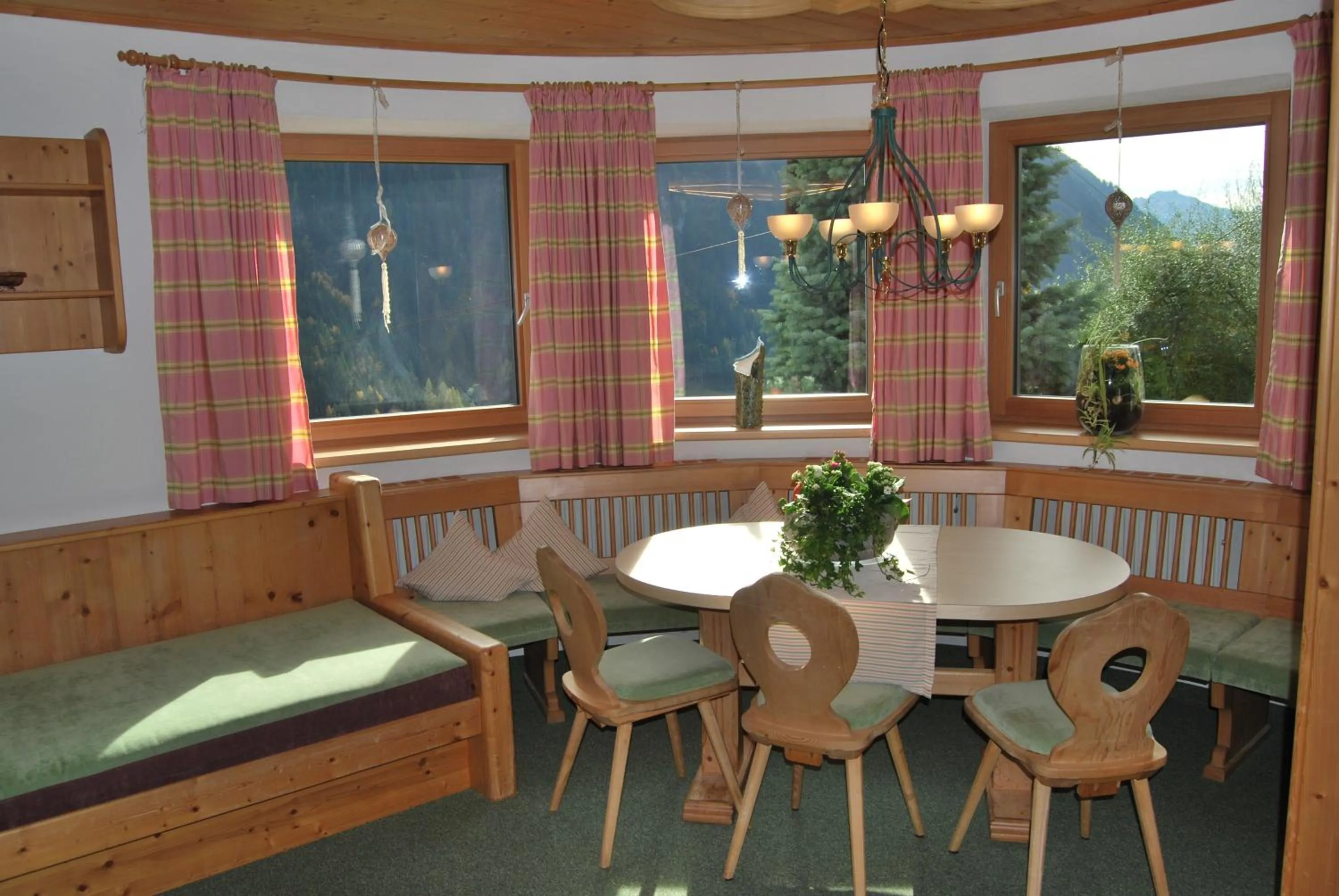 Dining area in Apart Stotter