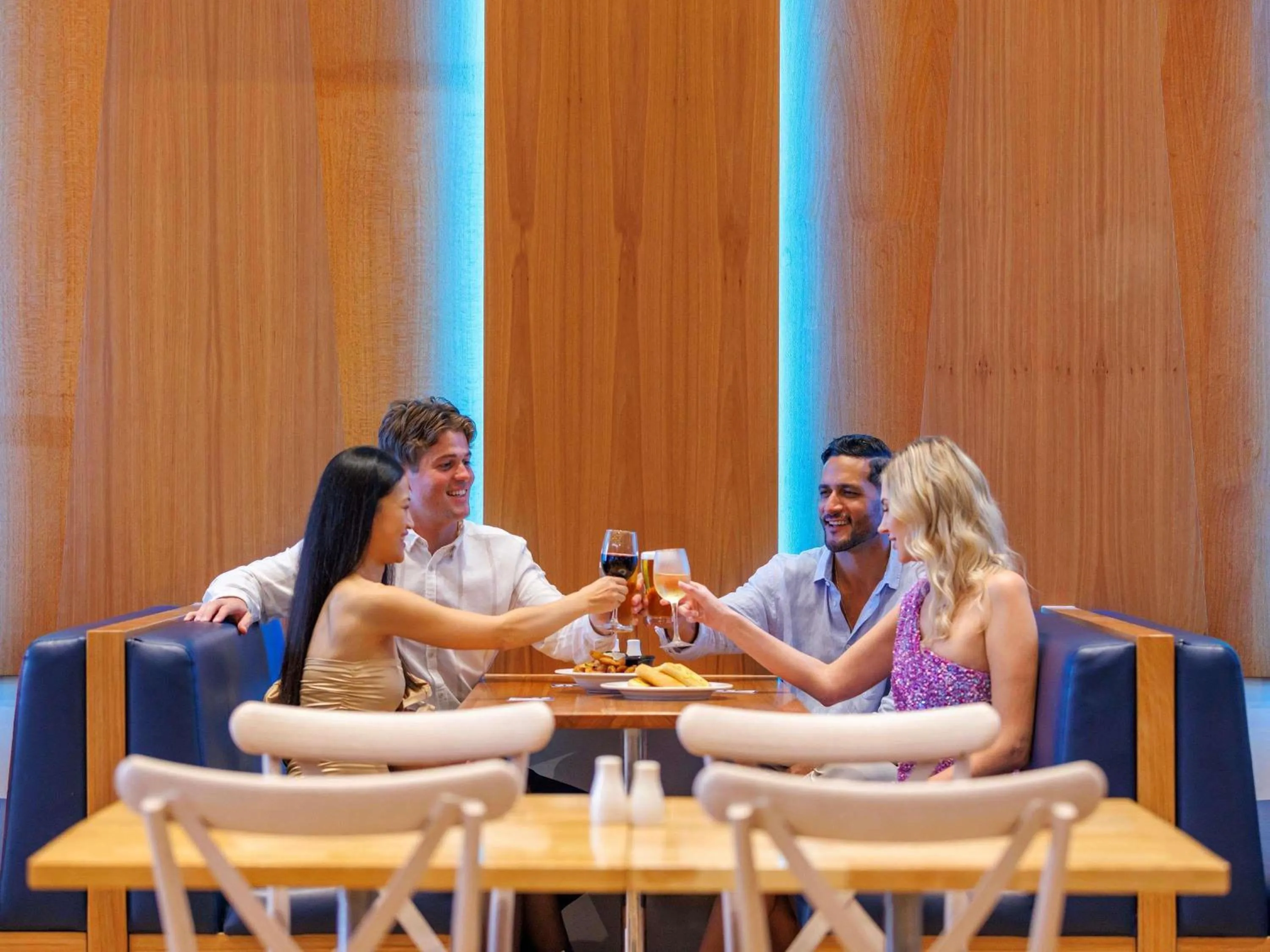 Restaurant/places to eat in Pullman Reef Hotel Casino