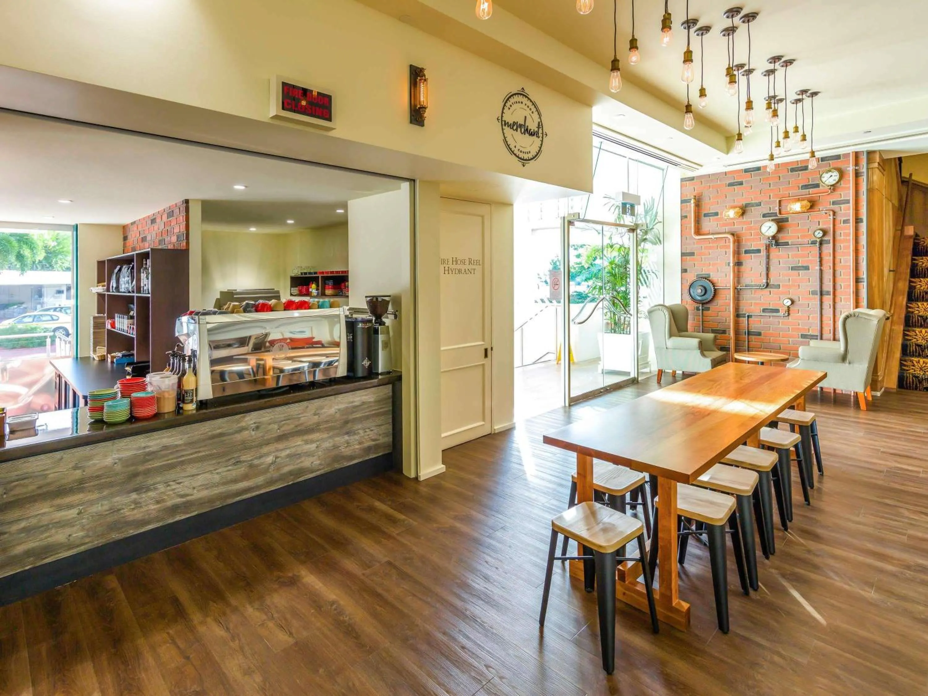 Restaurant/places to eat in Pullman Reef Hotel Casino