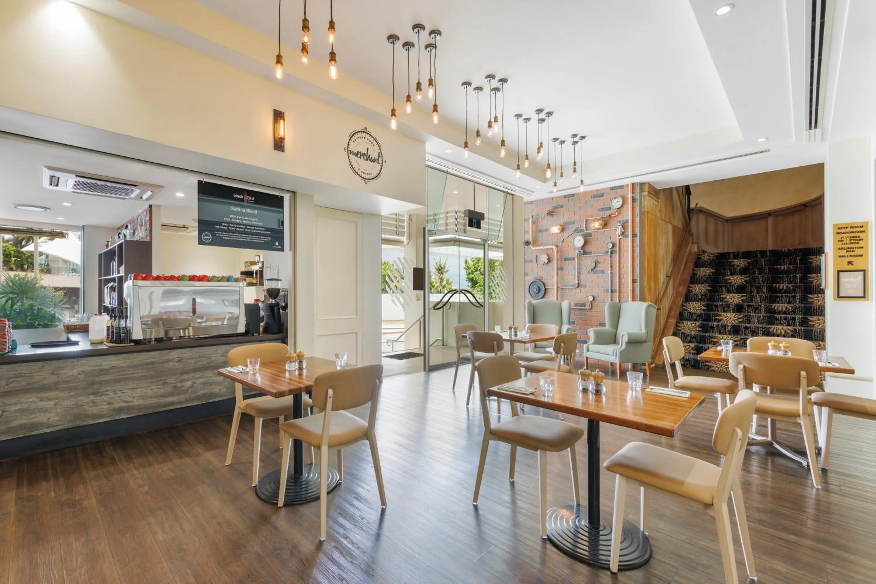 Restaurant/places to eat in Pullman Reef Hotel Casino