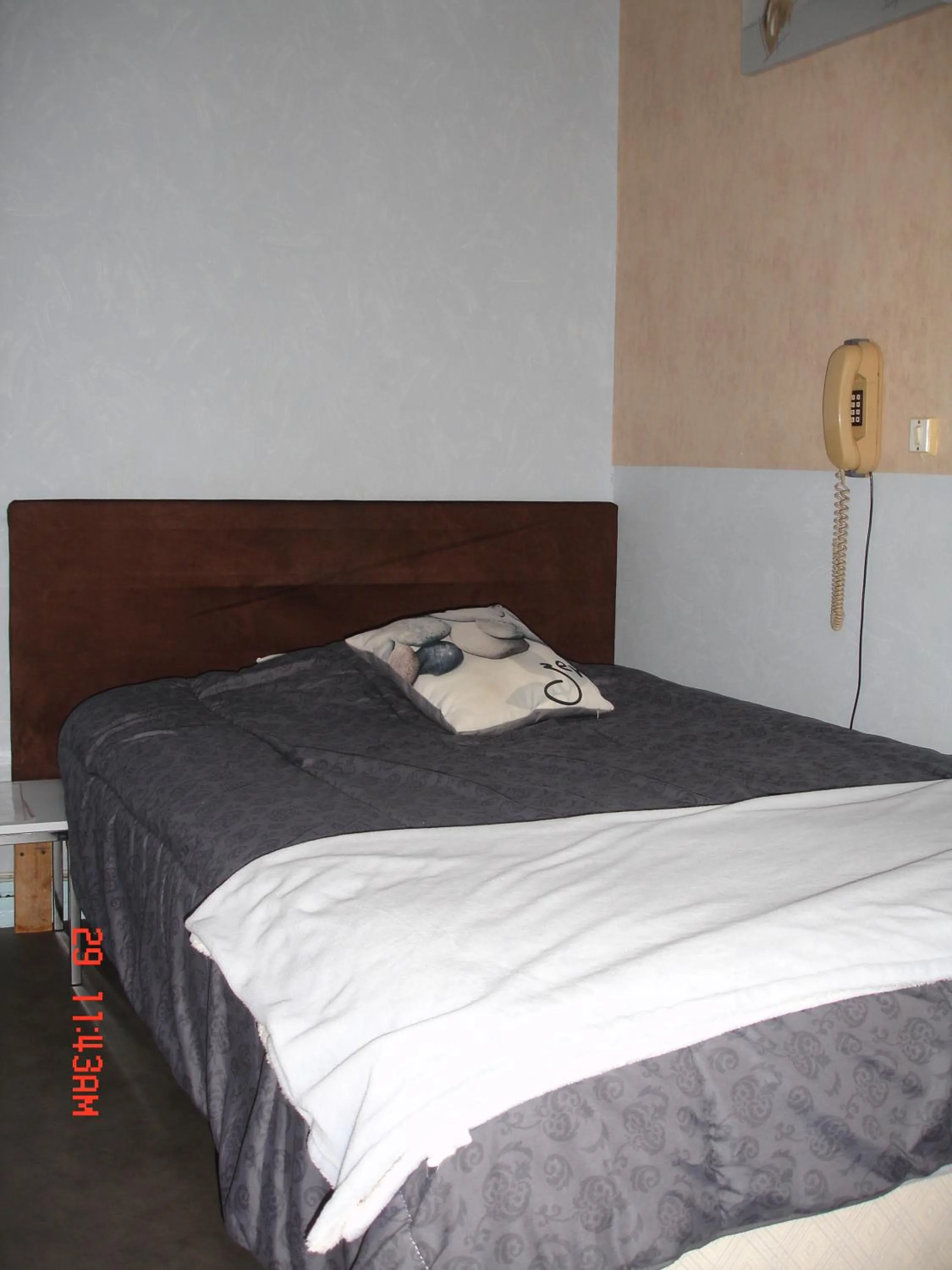 Bedroom, Bed in Hôtel de La Marmotte