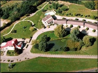 Swimming pool in Le Charollais Motel Contact-Hôtel