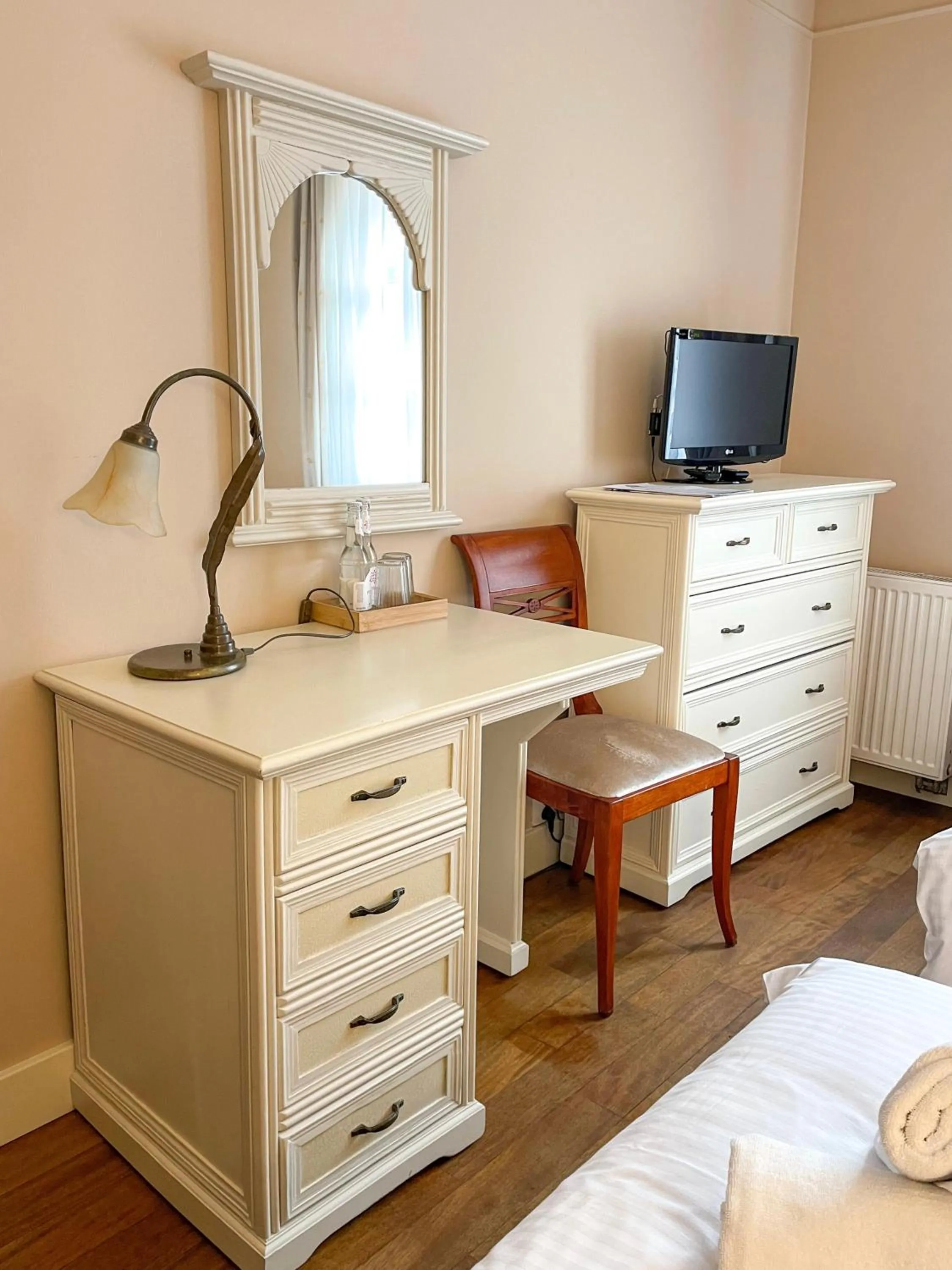 Bed in Villa Toscana Warszawa