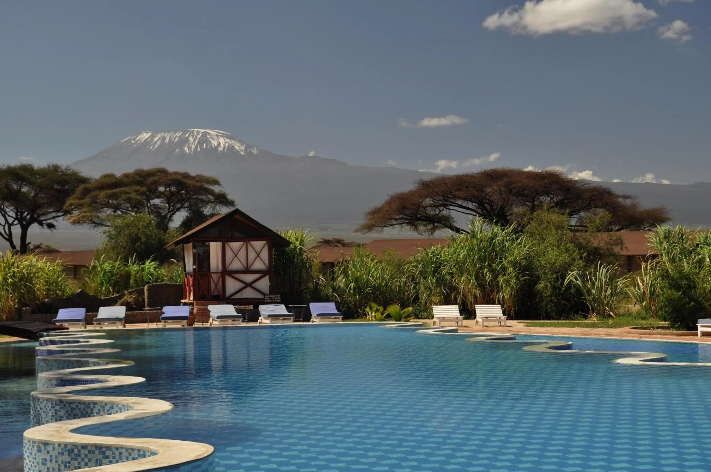 Swimming pool in Kilima Safari Camp