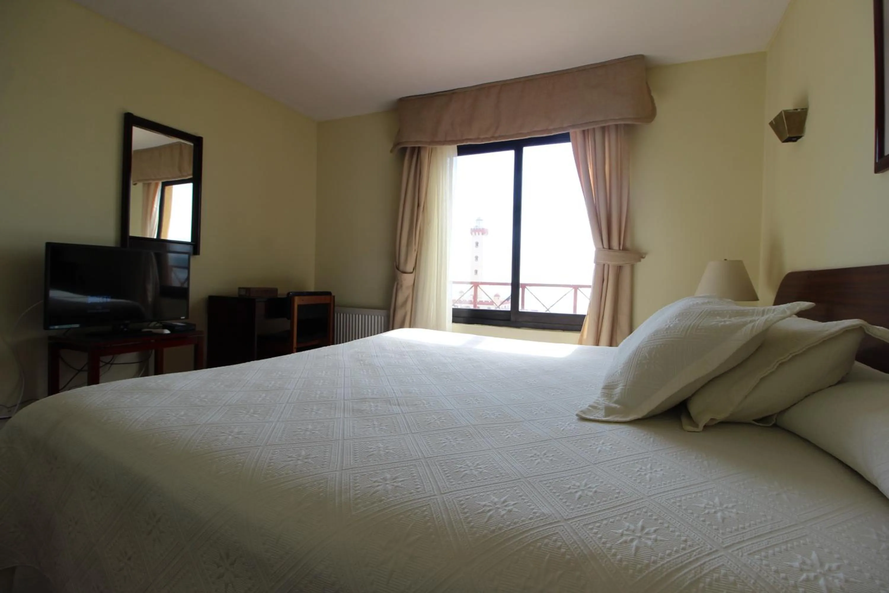 Bed in Hotel La Serena Plaza