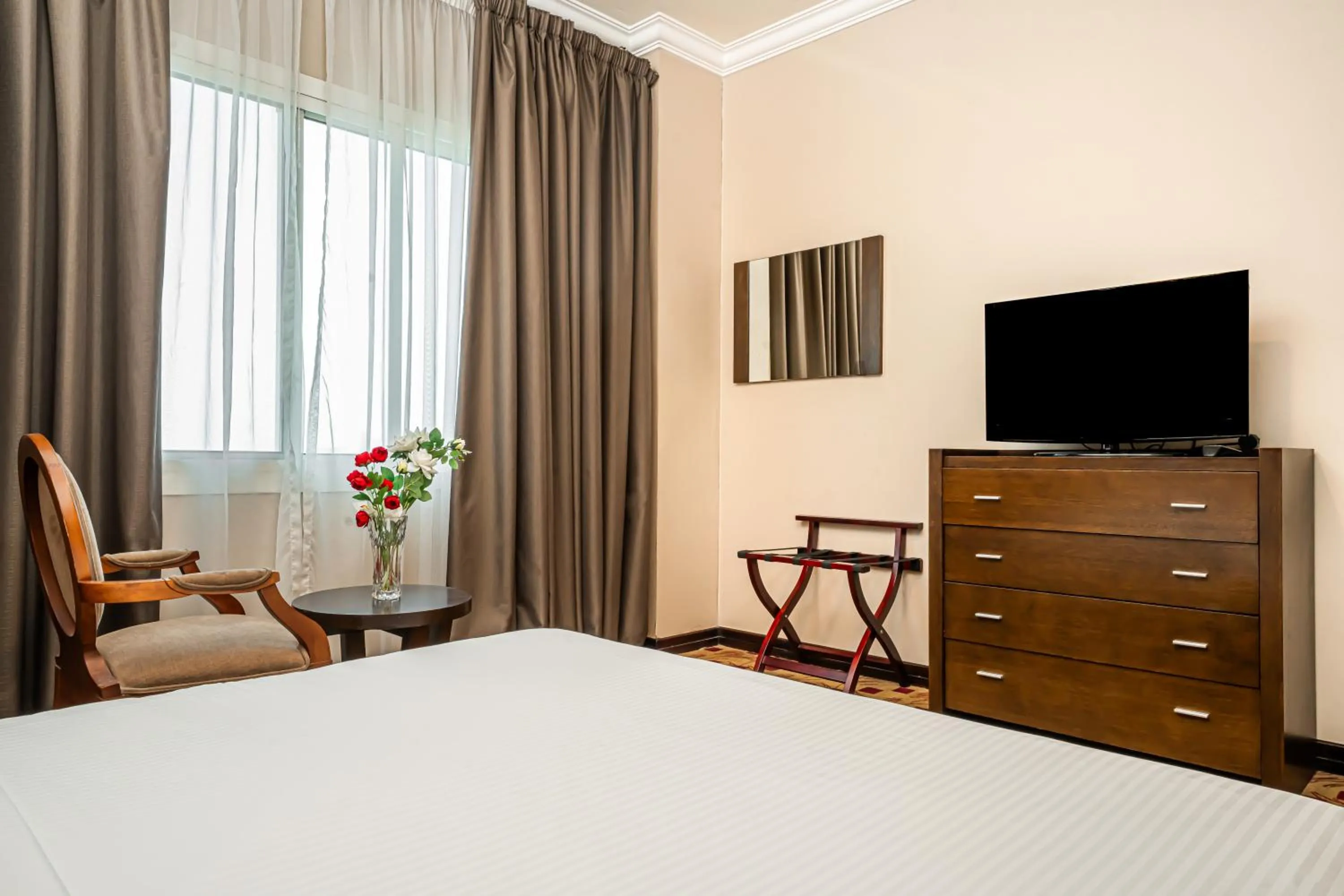 Evening entertainment, Bed in Kingsgate Hotel Doha by Millennium Hotels