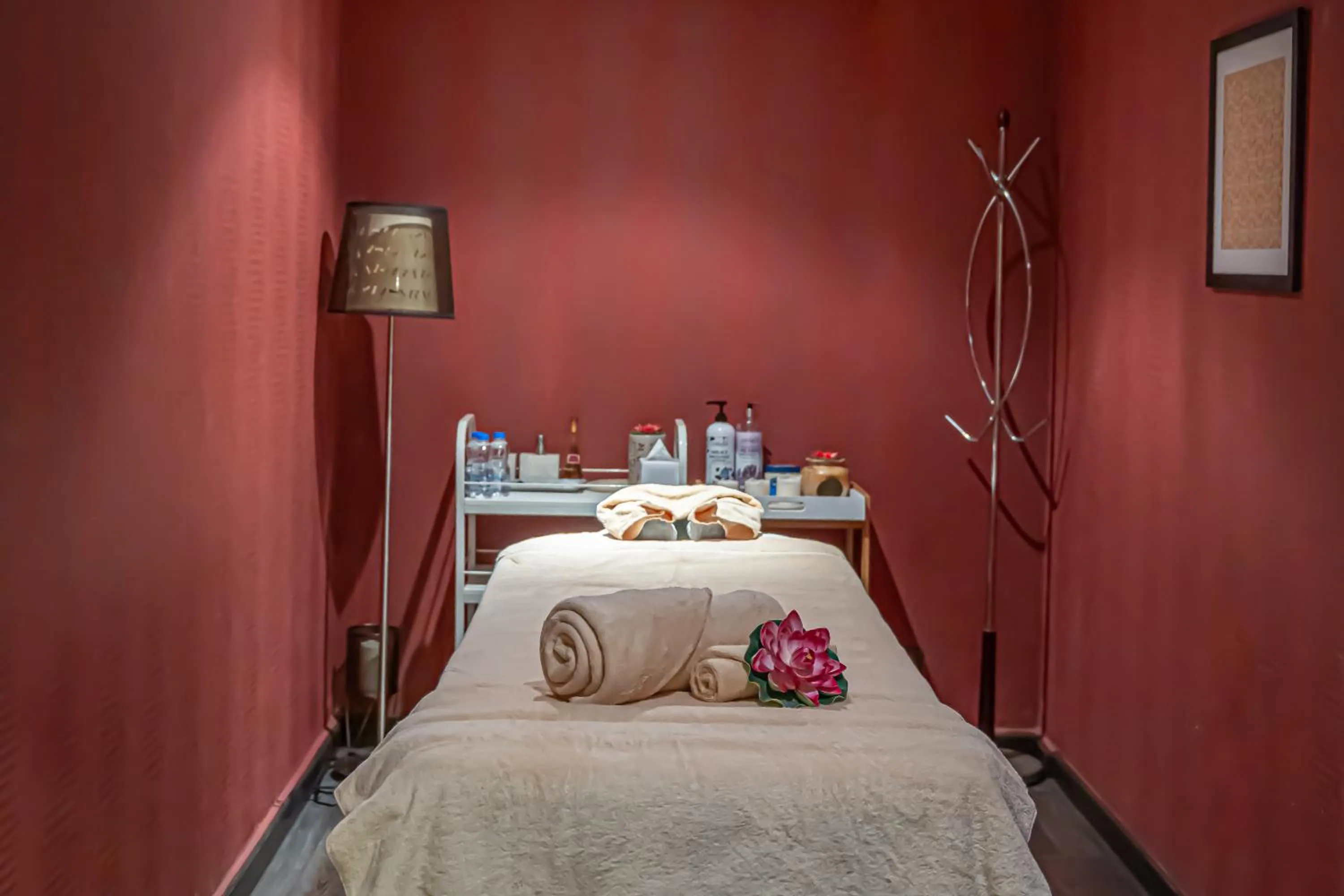 Spa and wellness centre/facilities, Bed in Kingsgate Hotel Doha by Millennium Hotels