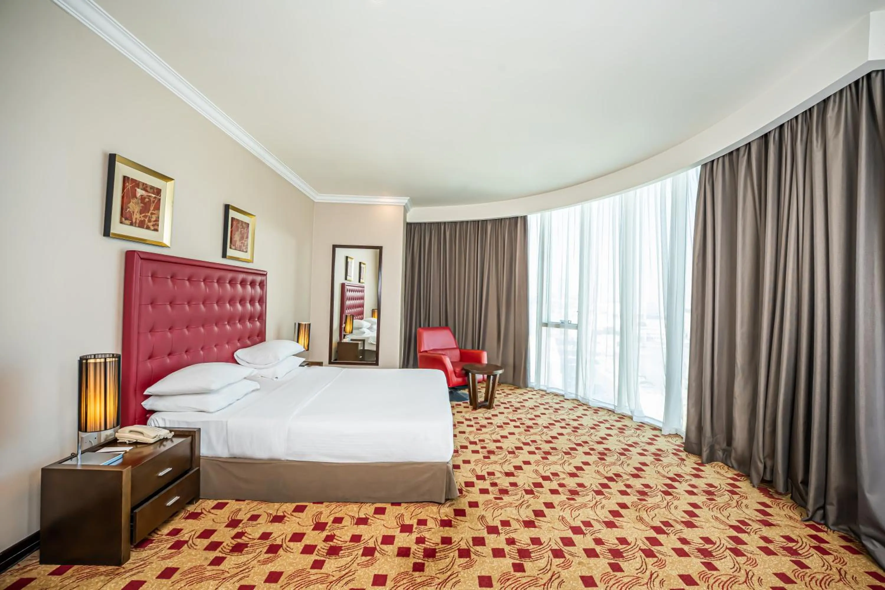 Bedroom, Bed in Kingsgate Hotel Doha by Millennium Hotels