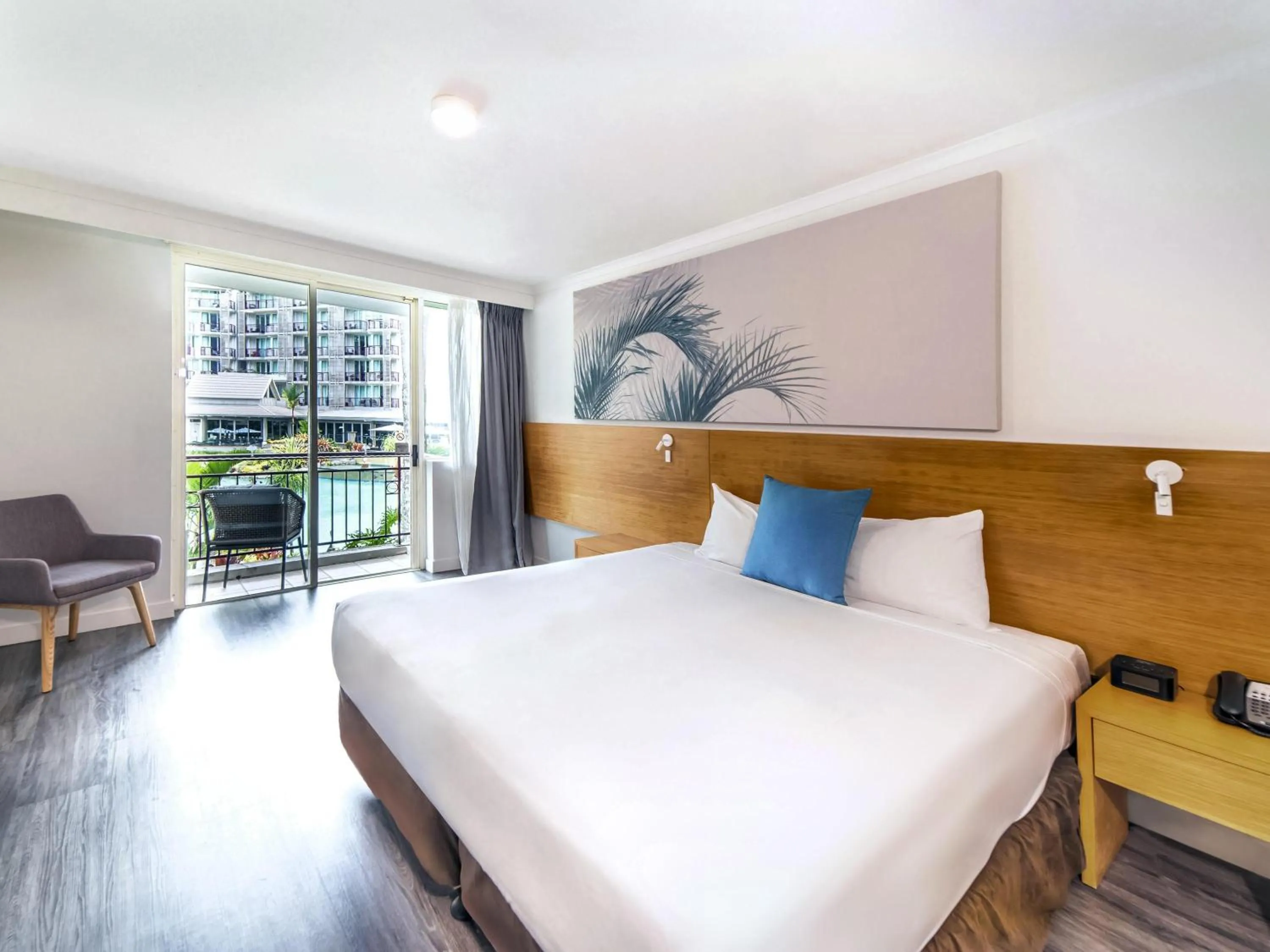 Bedroom, Bed in Novotel Cairns Oasis Resort