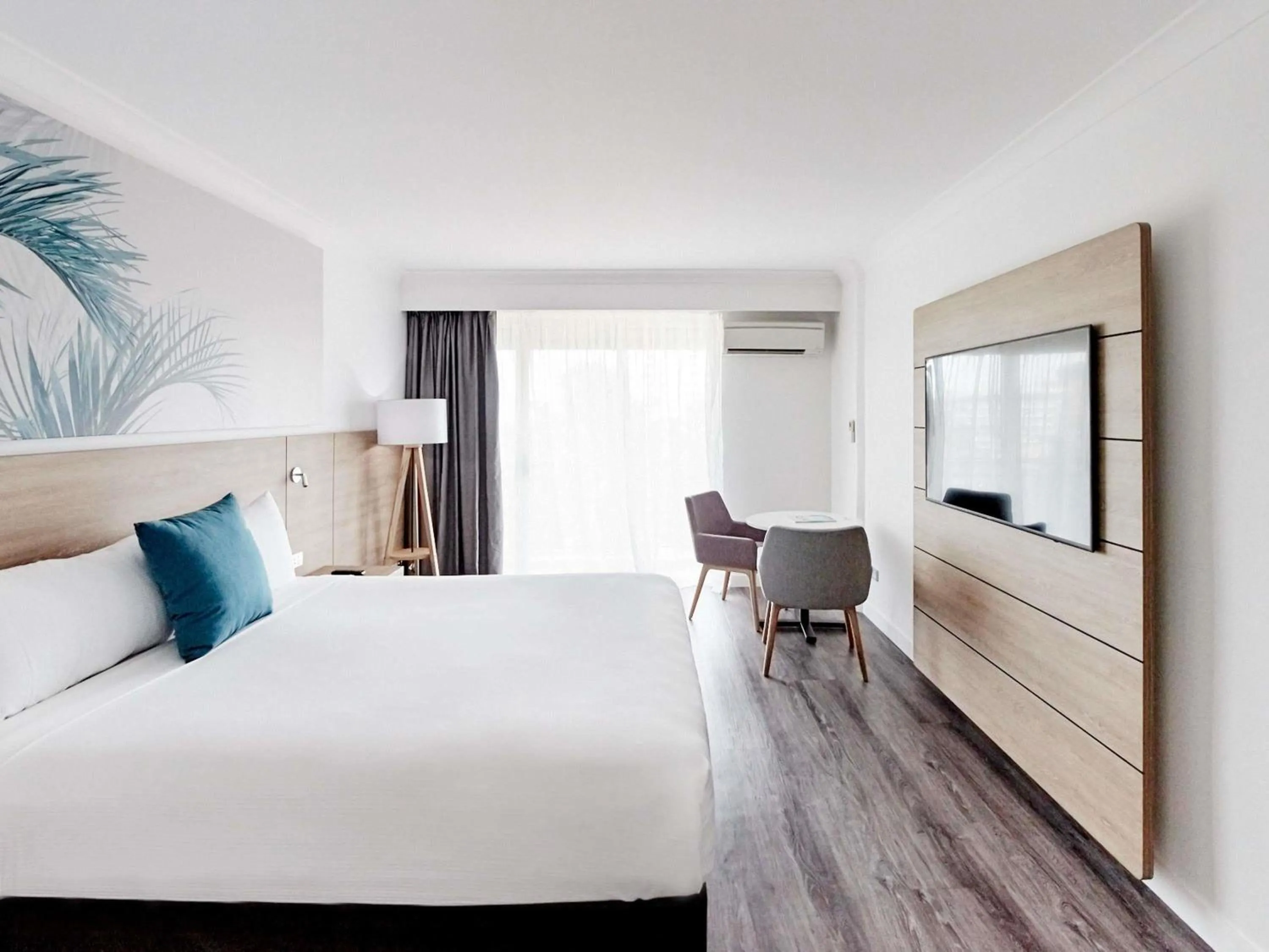 Bedroom, Bed in Novotel Cairns Oasis Resort