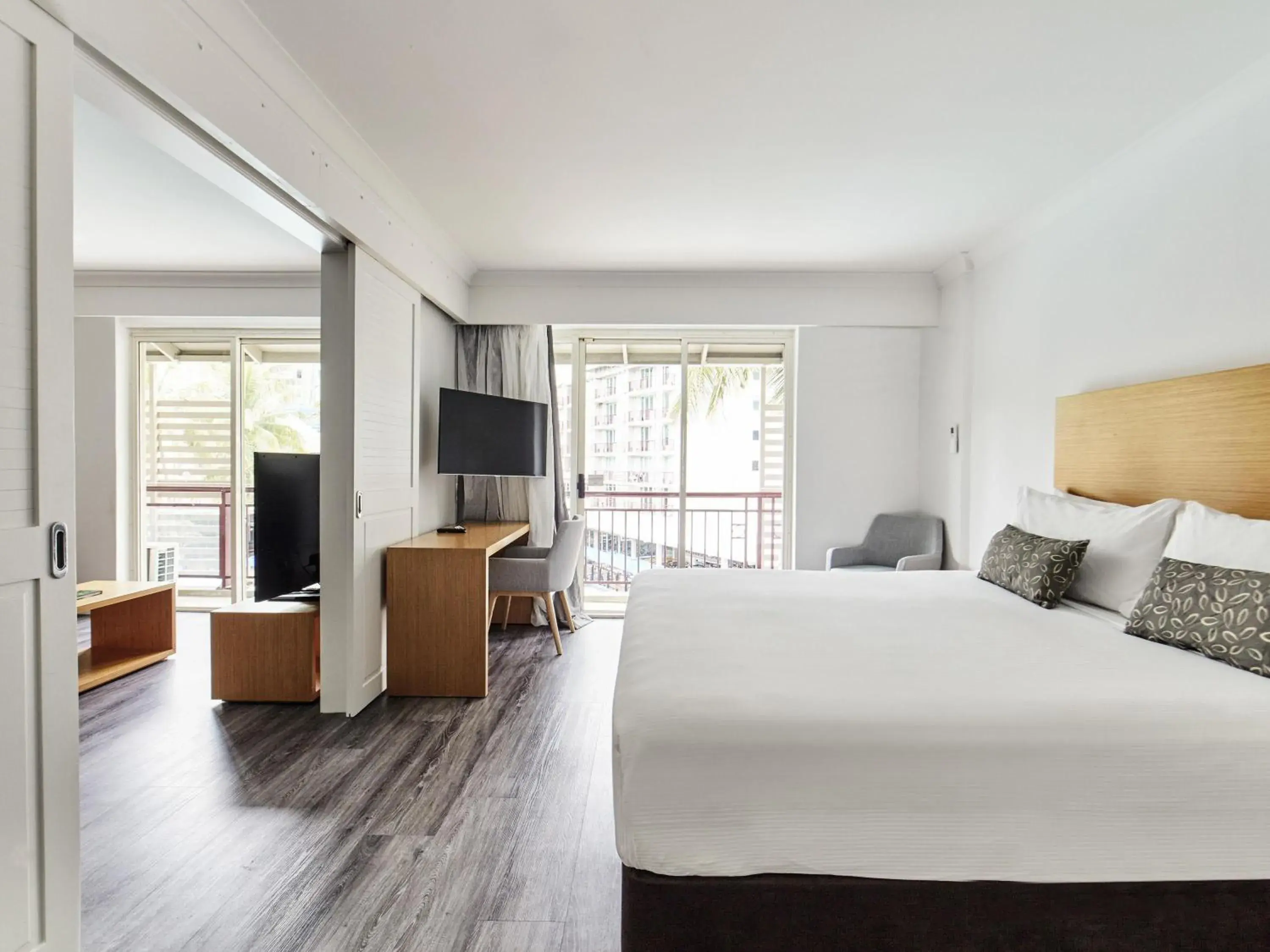 Standard Suite in Novotel Cairns Oasis Resort Standard Suite in Novotel Cairns Oasis Resort