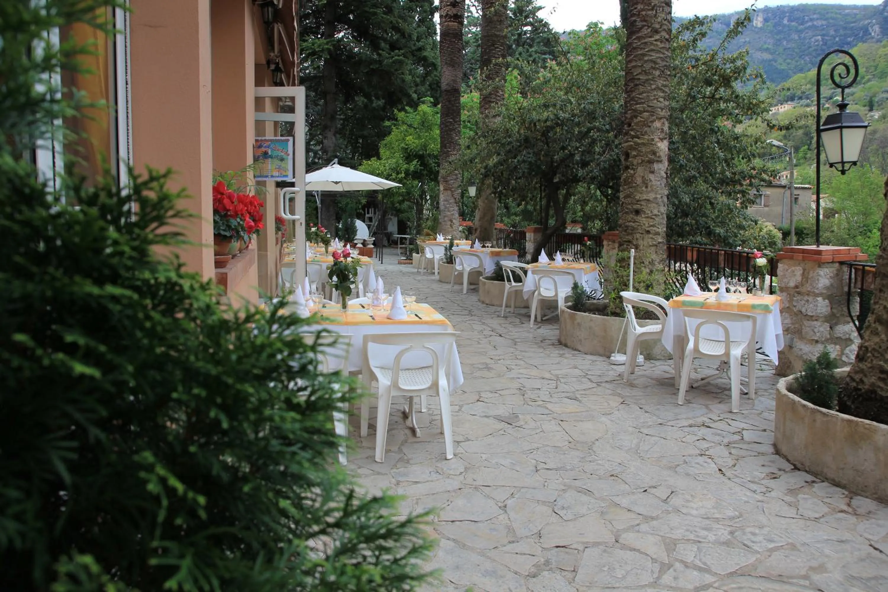Restaurant/places to eat in Auberge Les Gorges du Loup