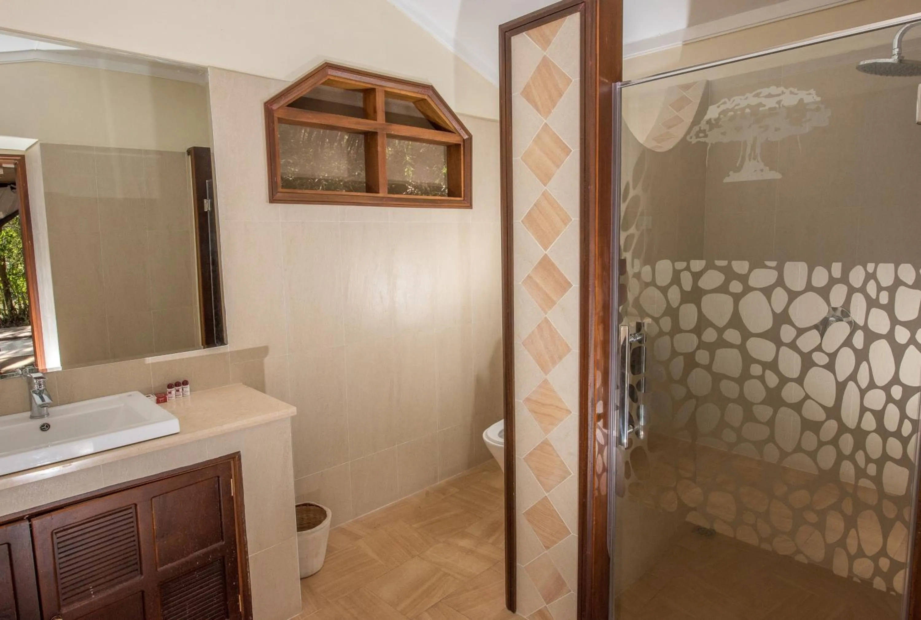 Bathroom in Fig Tree Camp - Maasai Mara