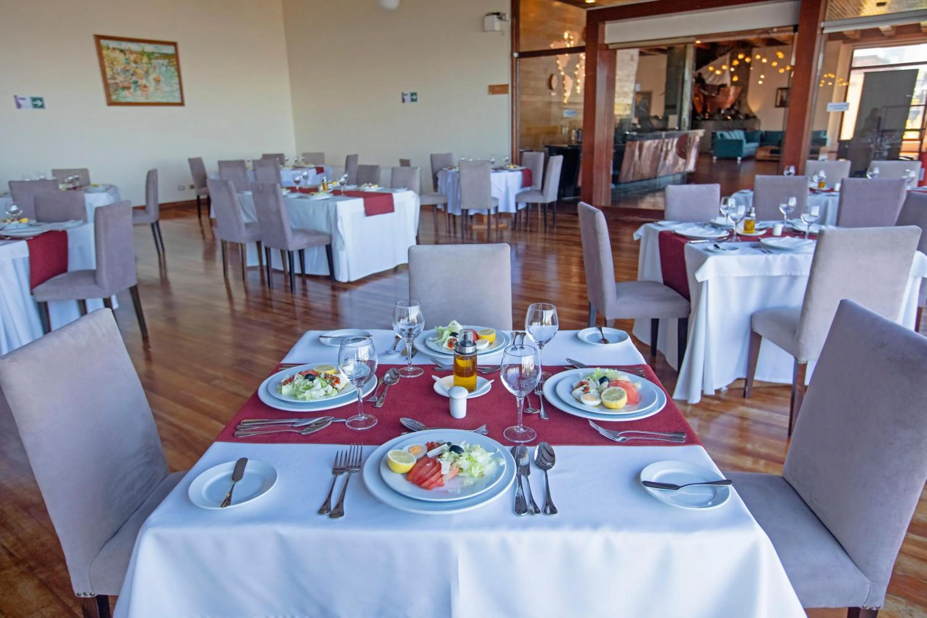 Restaurant/places to eat in Gran Hotel Vicente Costanera