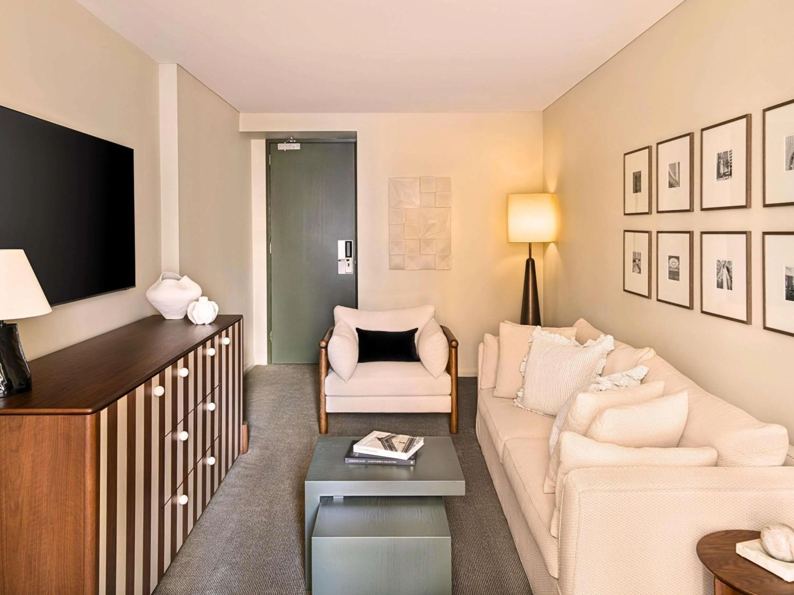 Bedroom, Bed in Sofitel Sydney Wentworth