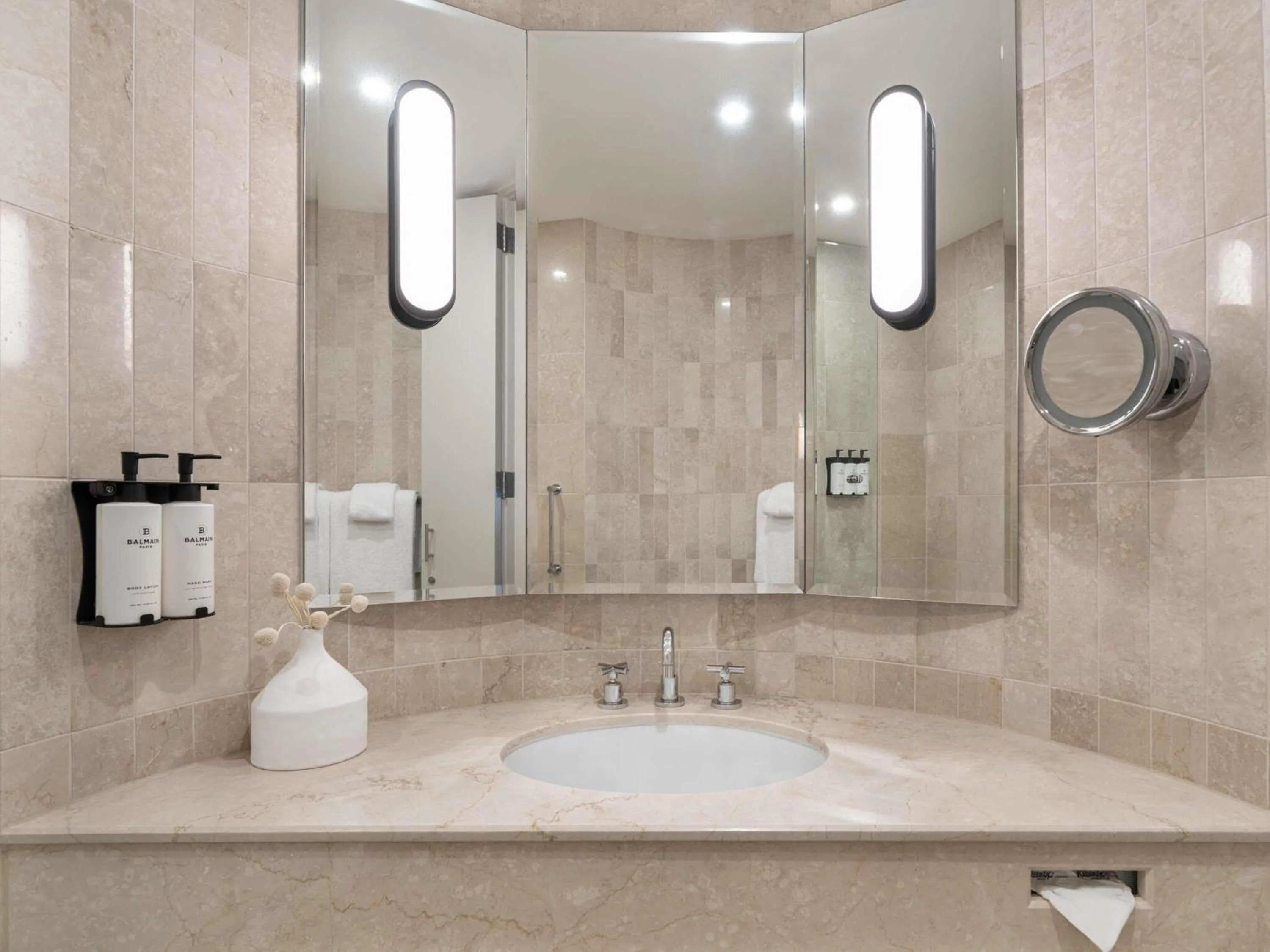 Bedroom in Sofitel Sydney Wentworth