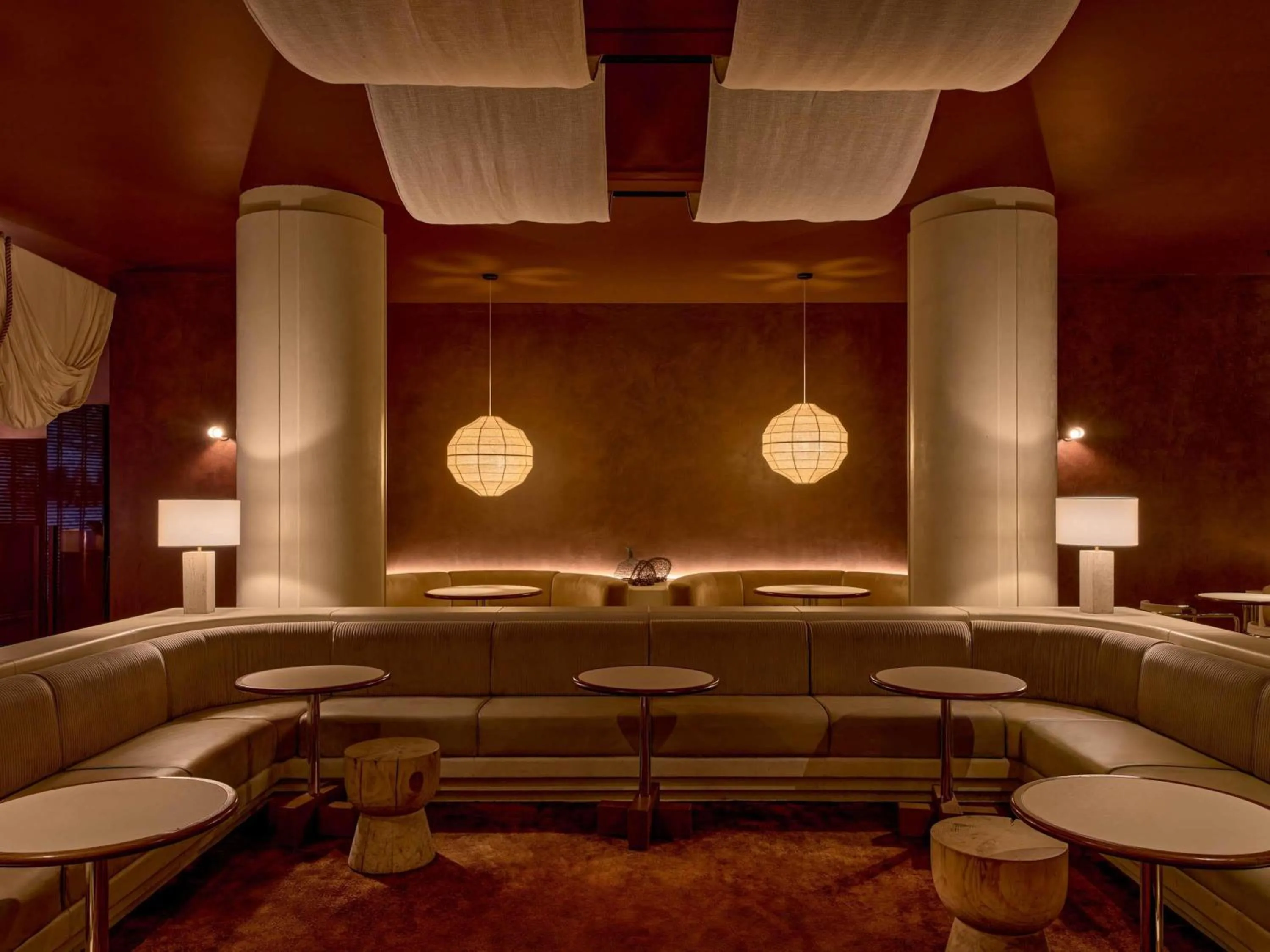 Lounge or bar in Sofitel Sydney Wentworth