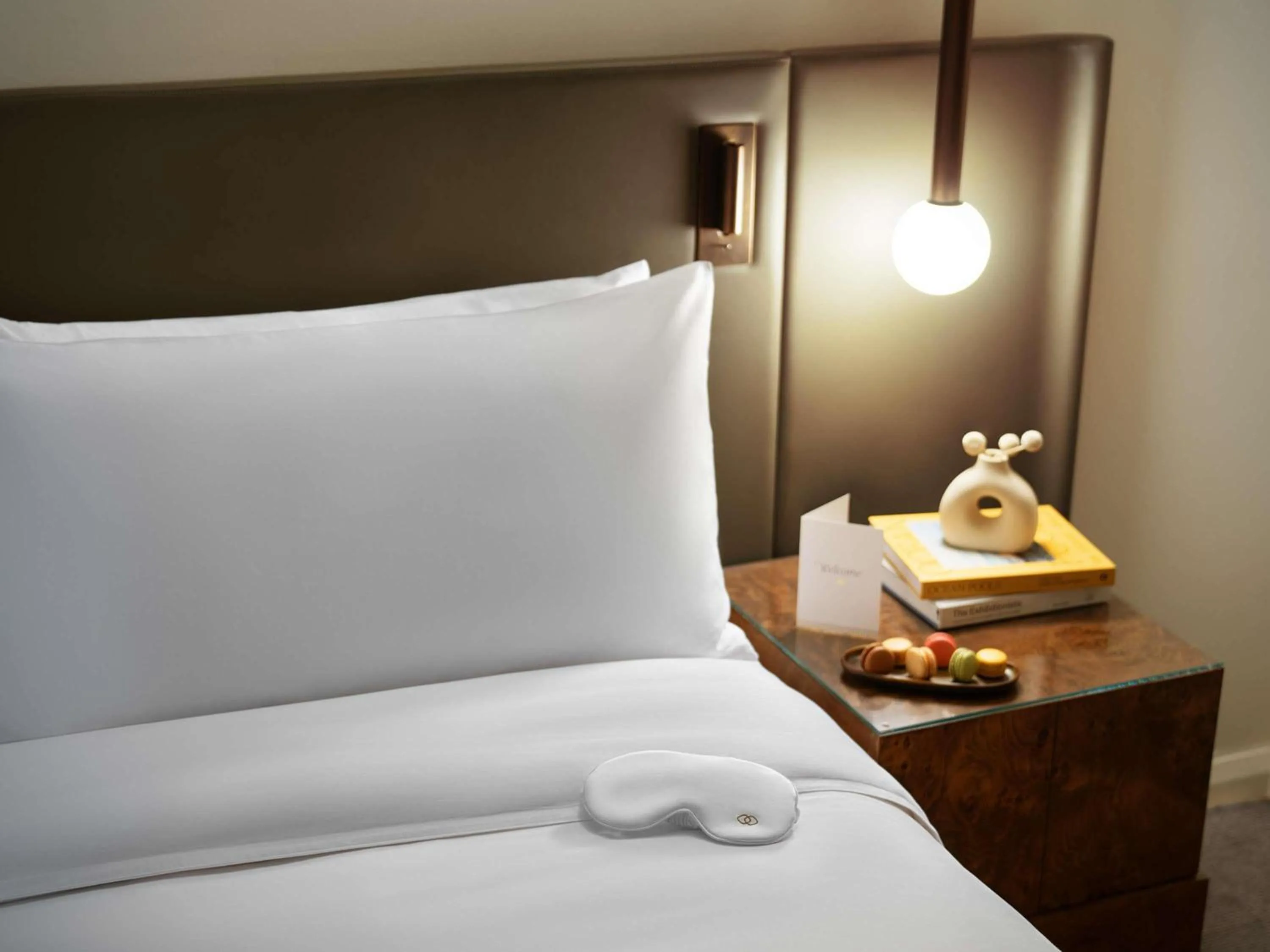 Bedroom, Bed in Sofitel Sydney Wentworth