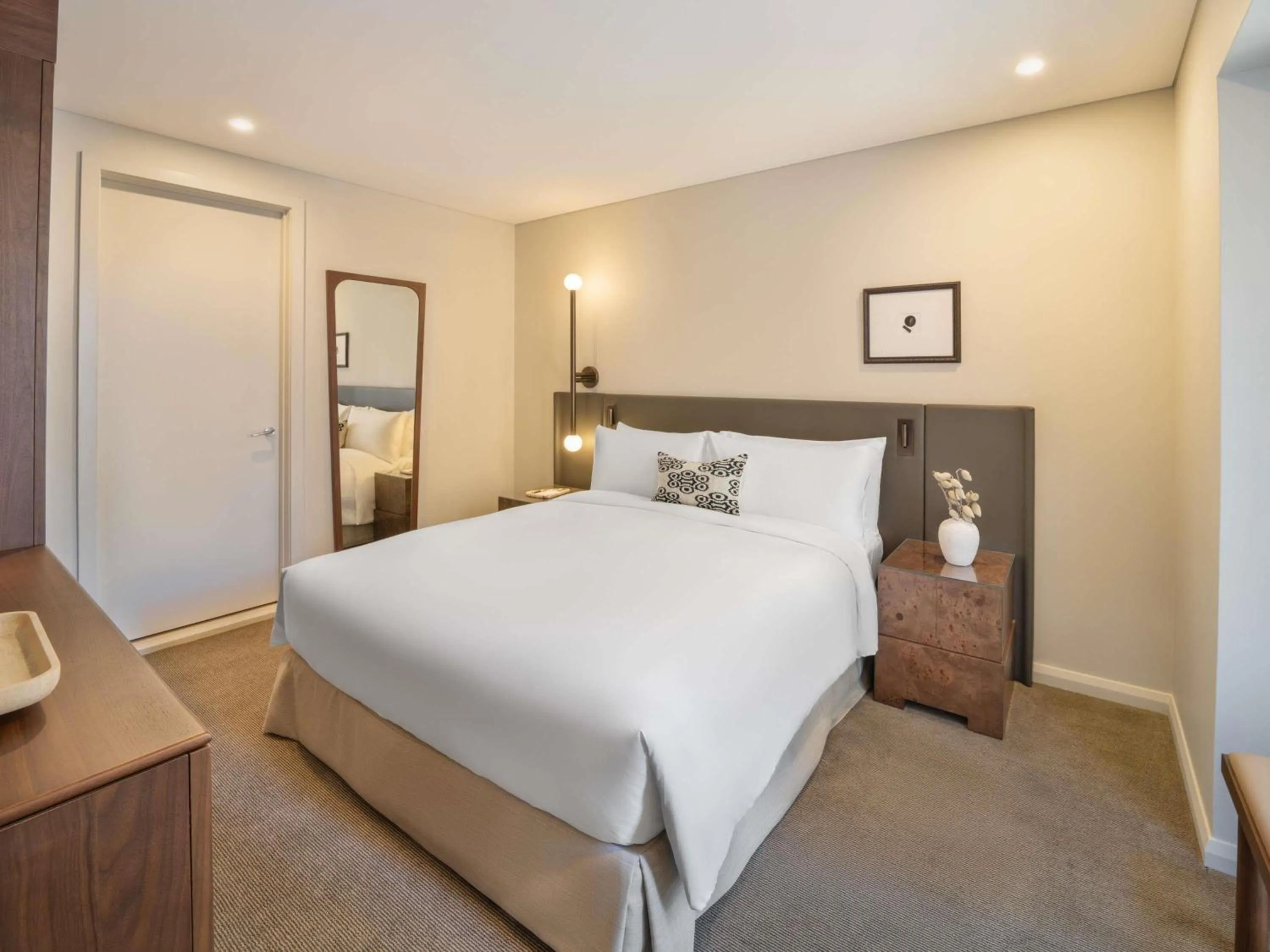 Bedroom, Bed in Sofitel Sydney Wentworth