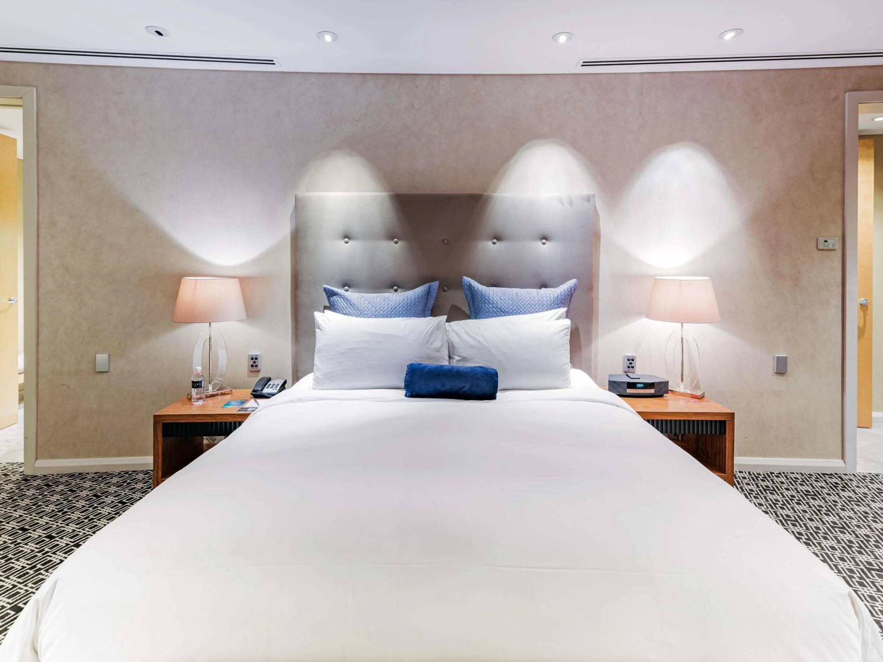 Wentworth King Suite with Club Sofitel Access in Sofitel Sydney Wentworth