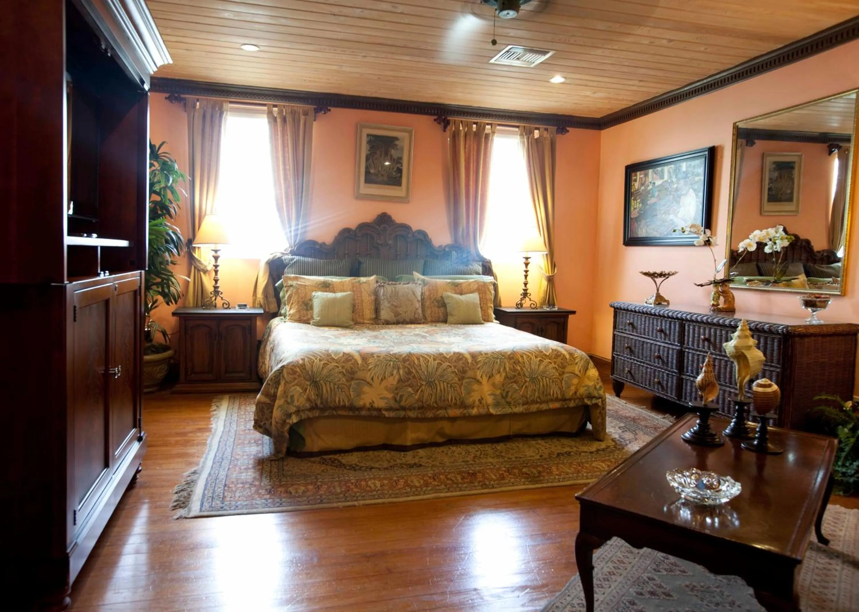 Bed in Graycliff Hotel