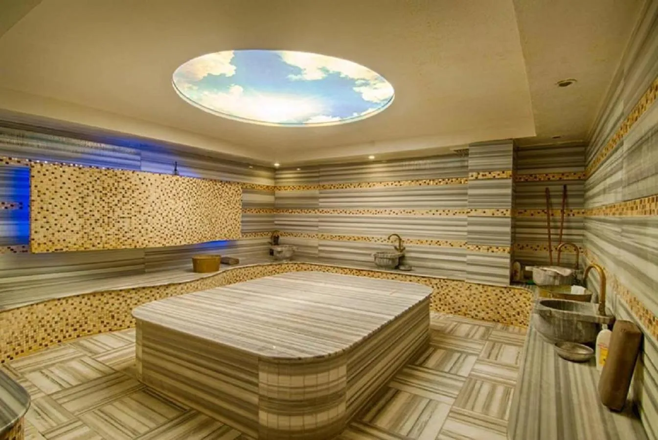 Public Bath, Bed in Ocean Blue High Class Hotel & SPA