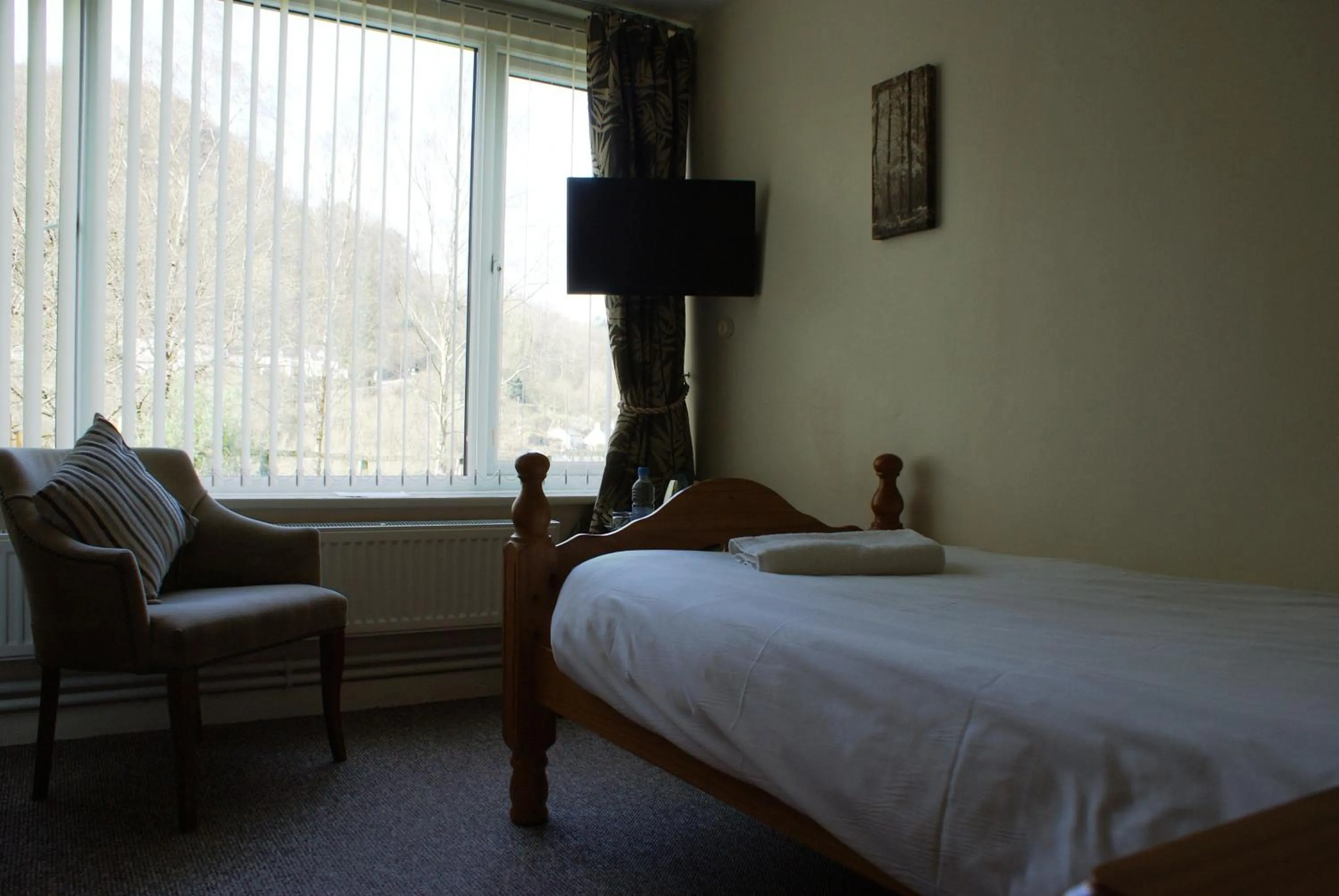 River view, Bed in Royal Lodge