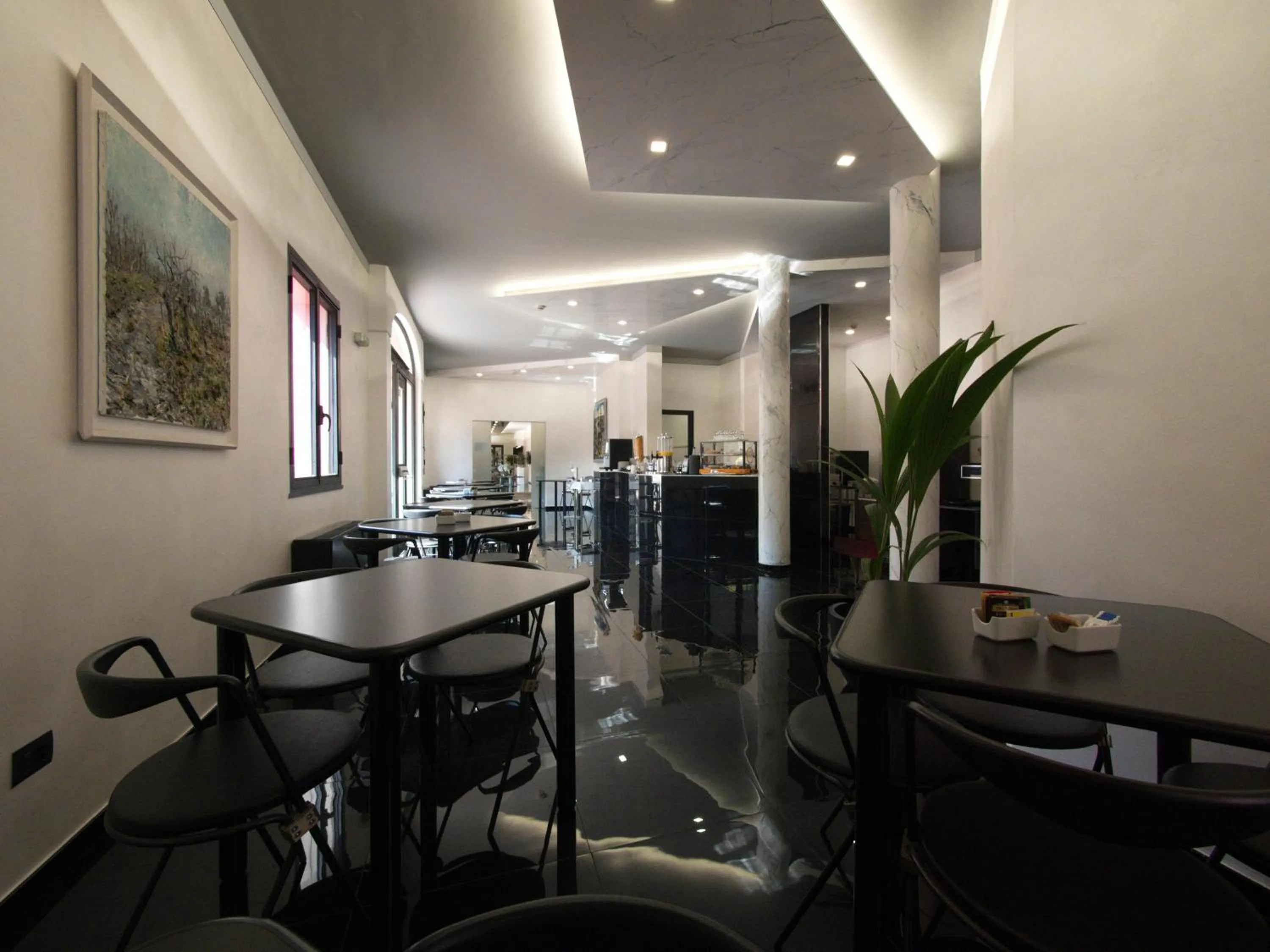 Lounge or bar in Hotel Versailles