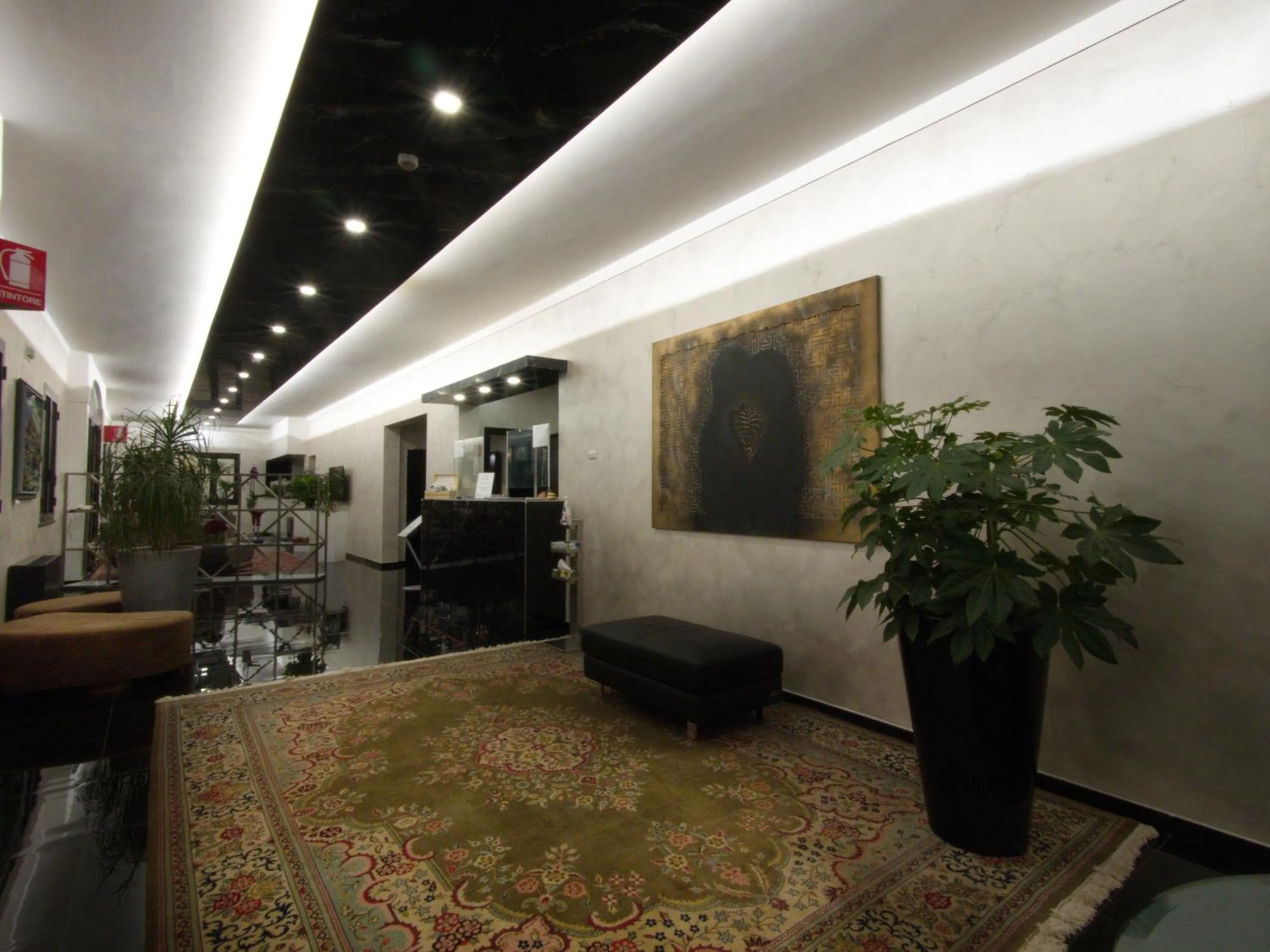 Lobby or reception in Hotel Versailles