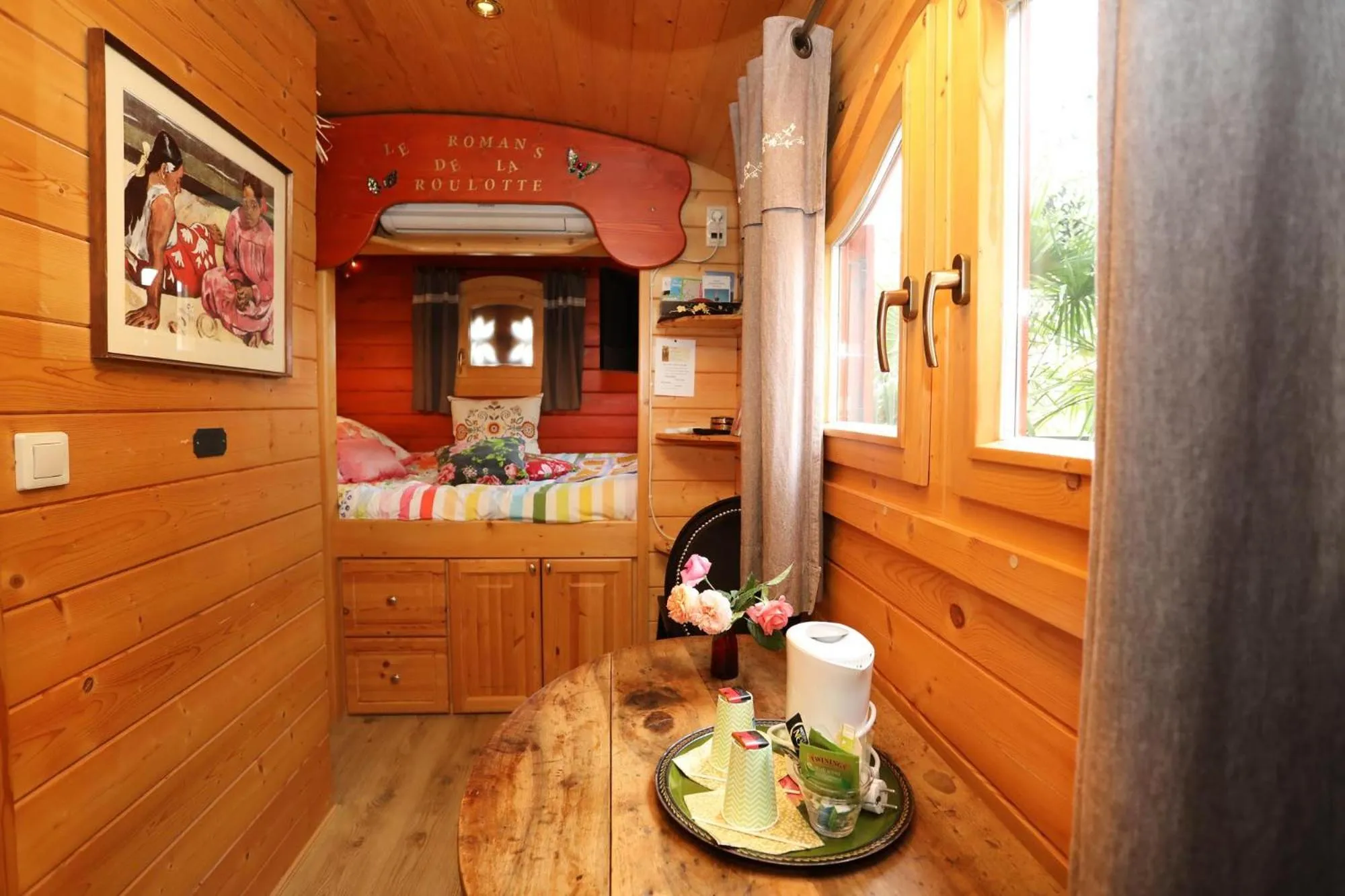 Bedroom in Maison d'Hôtes et Roulotte" Le 6 Bis"