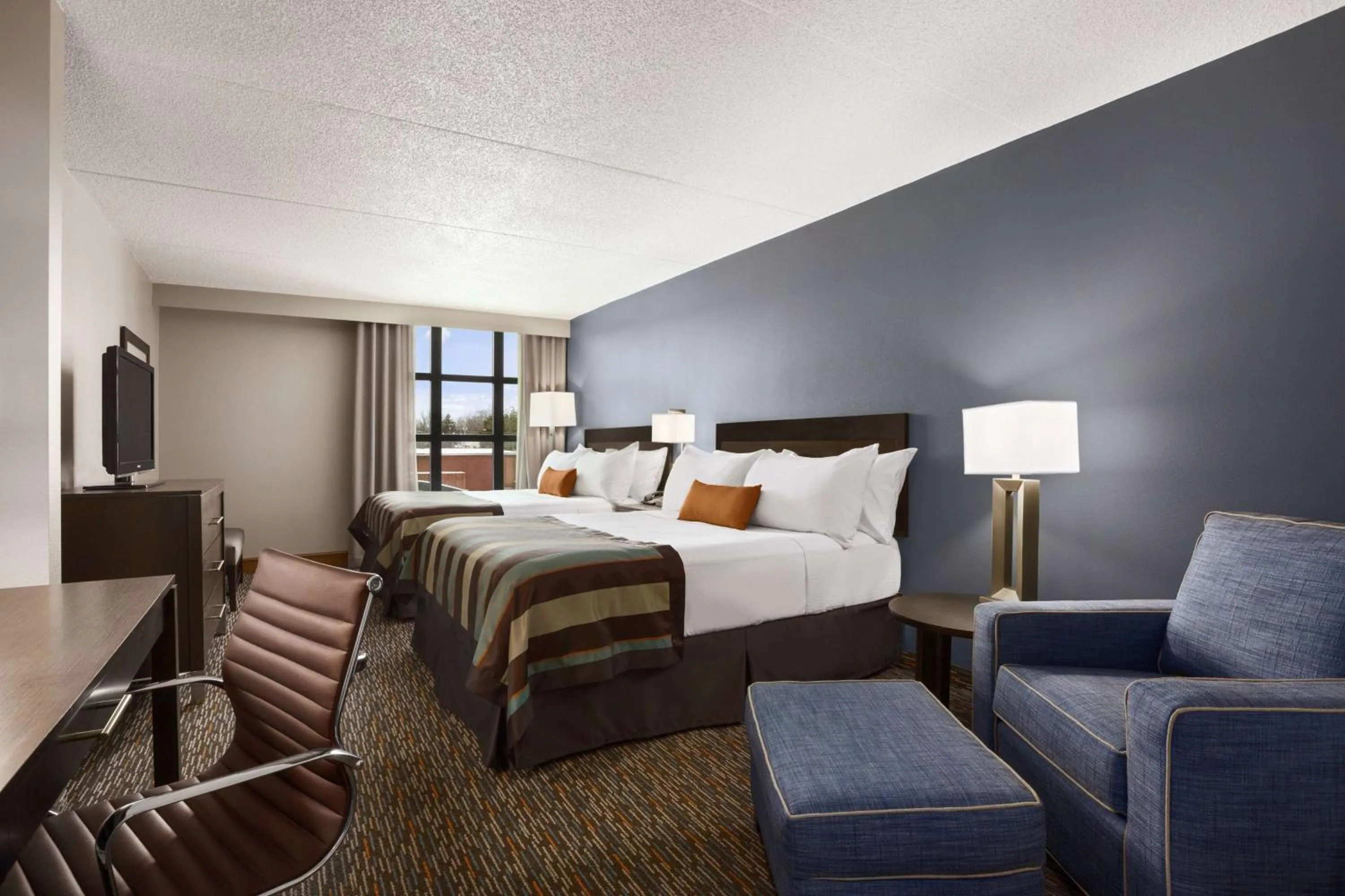 Photo of the whole room, Bed in Wingate by Wyndham Sylvania-Toledo