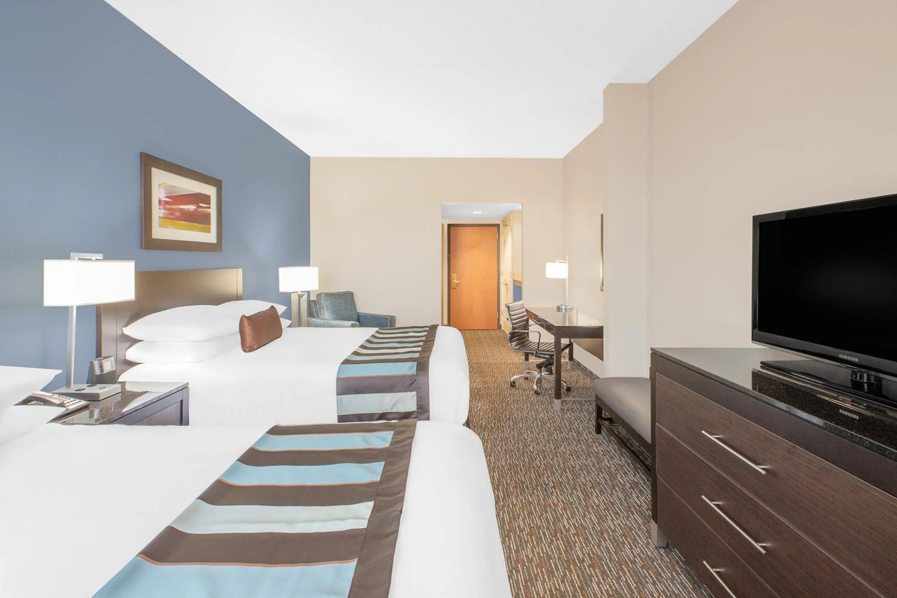 Photo of the whole room, Bed in Wingate by Wyndham Sylvania-Toledo