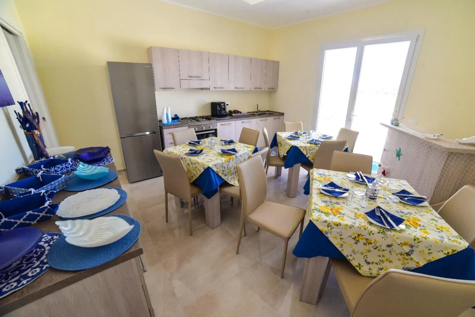 Communal lounge/ TV room in B&B Stella Salento Karin