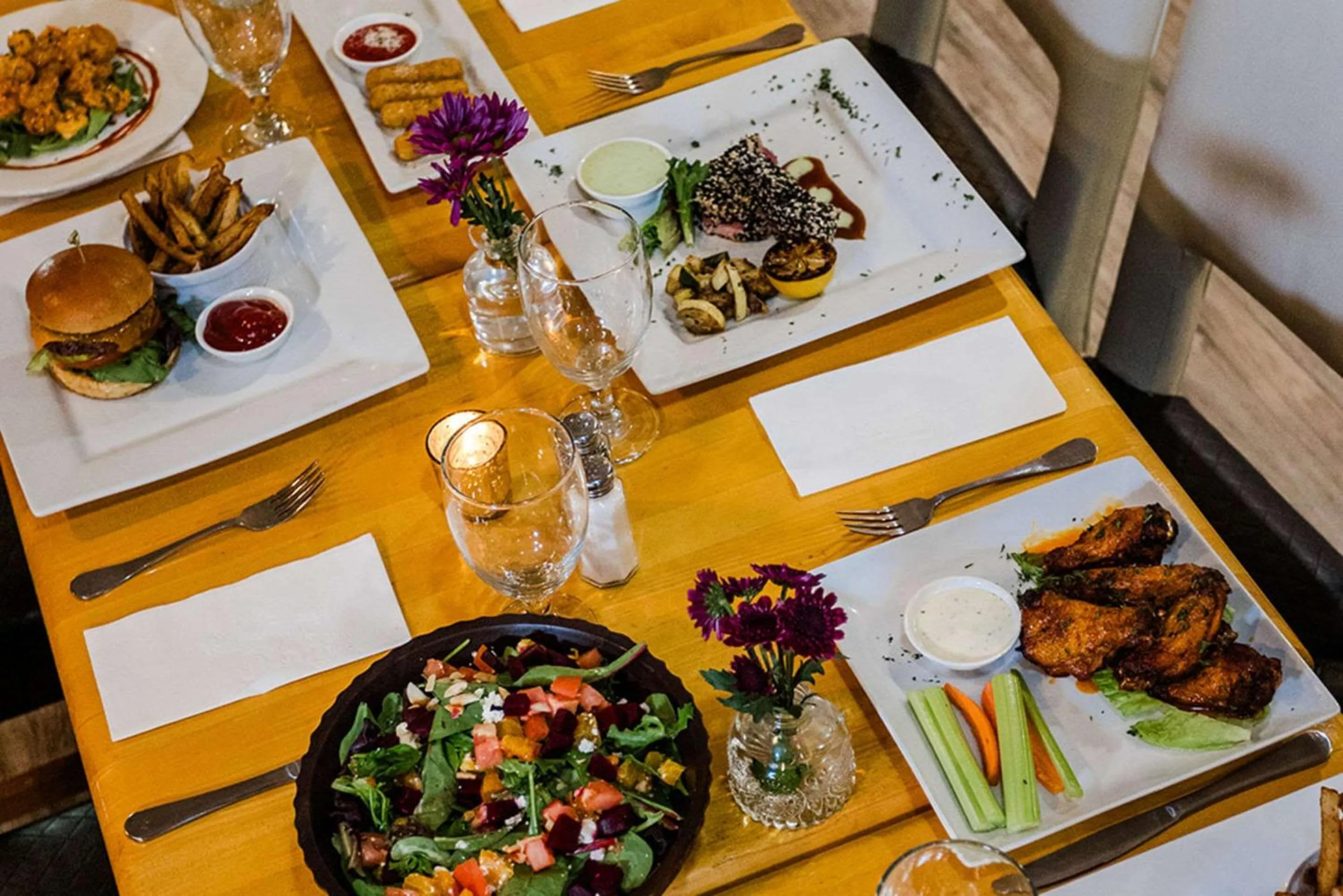 Restaurant/places to eat in Clarion Hotel BWI Airport Arundel Mills