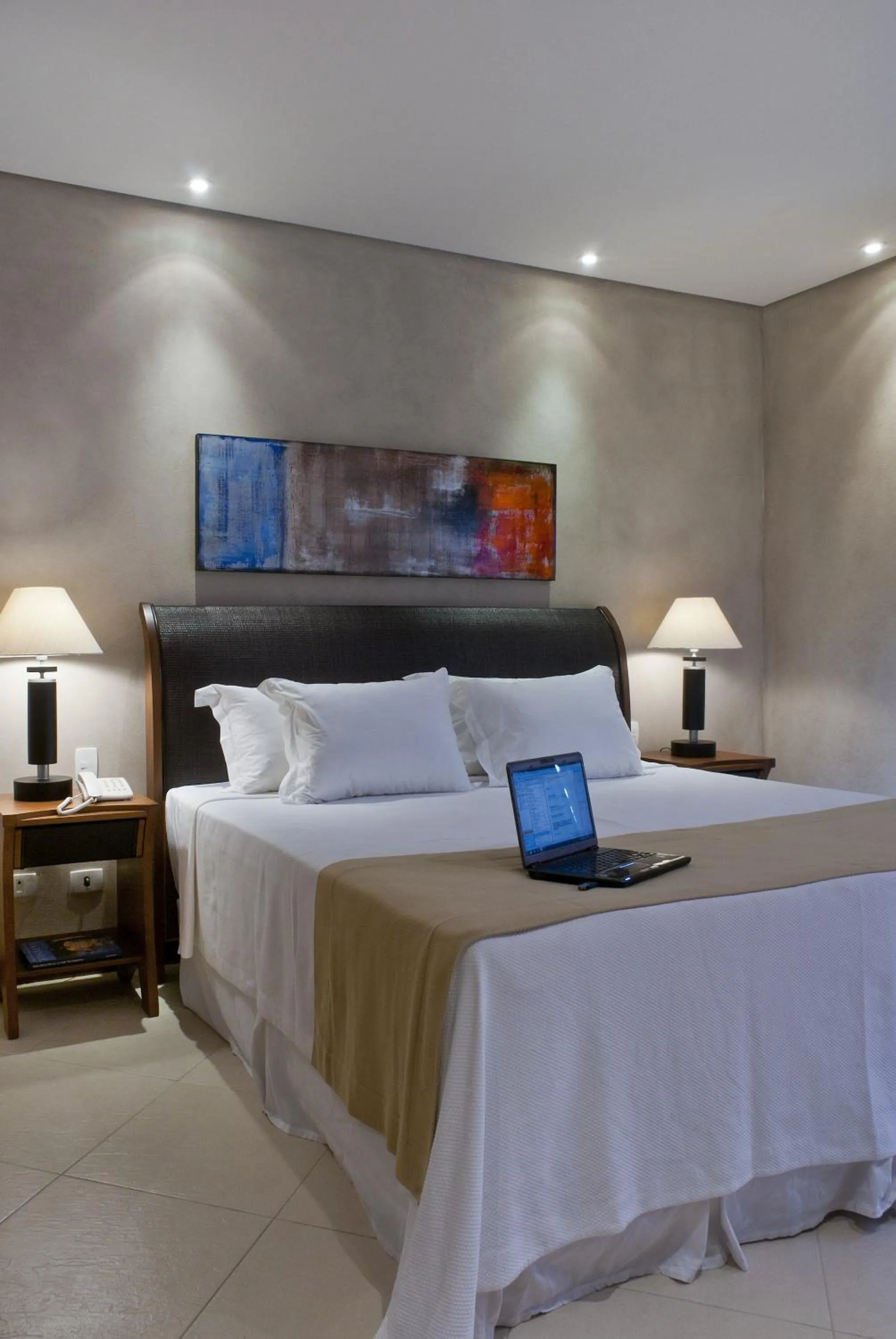 Photo of the whole room, Bed in Abayomi Hotel