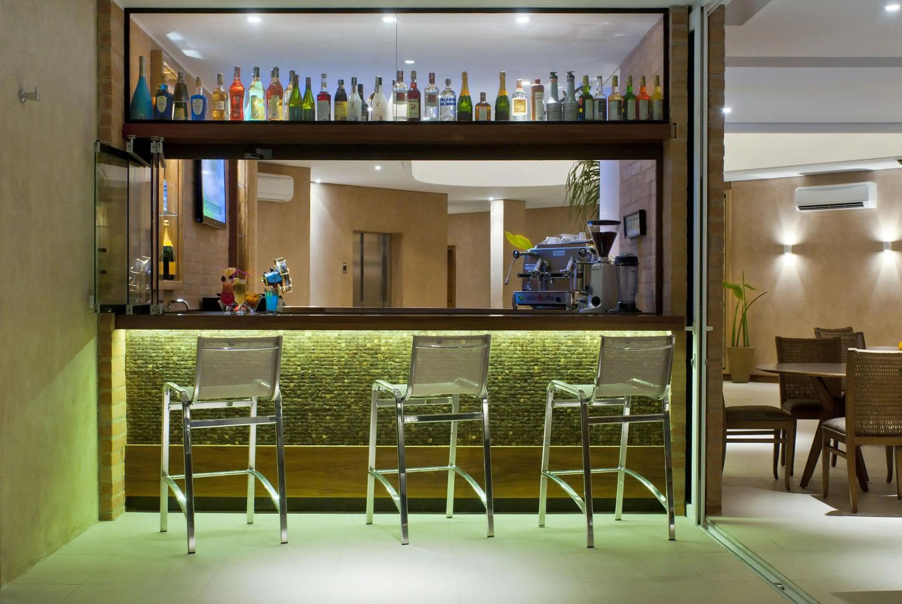 Lounge or bar in Abayomi Hotel
