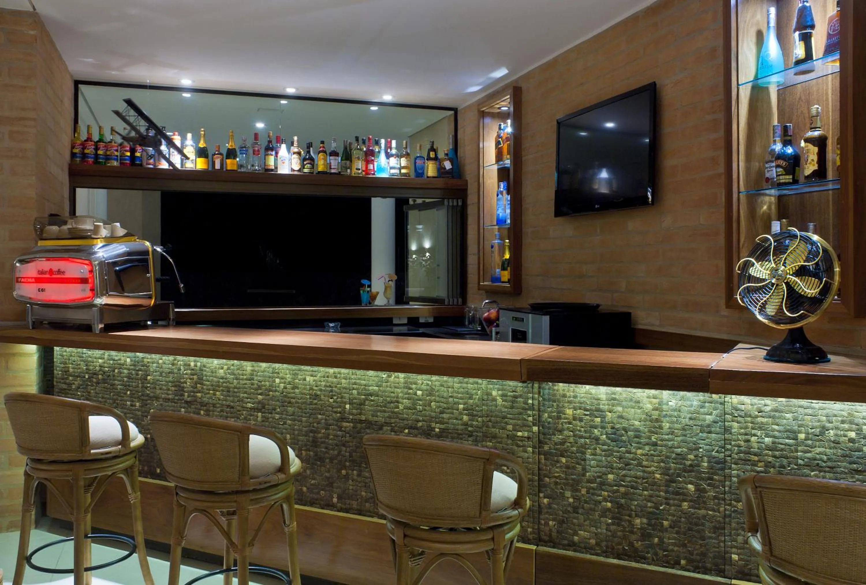 Lounge or bar in Abayomi Hotel