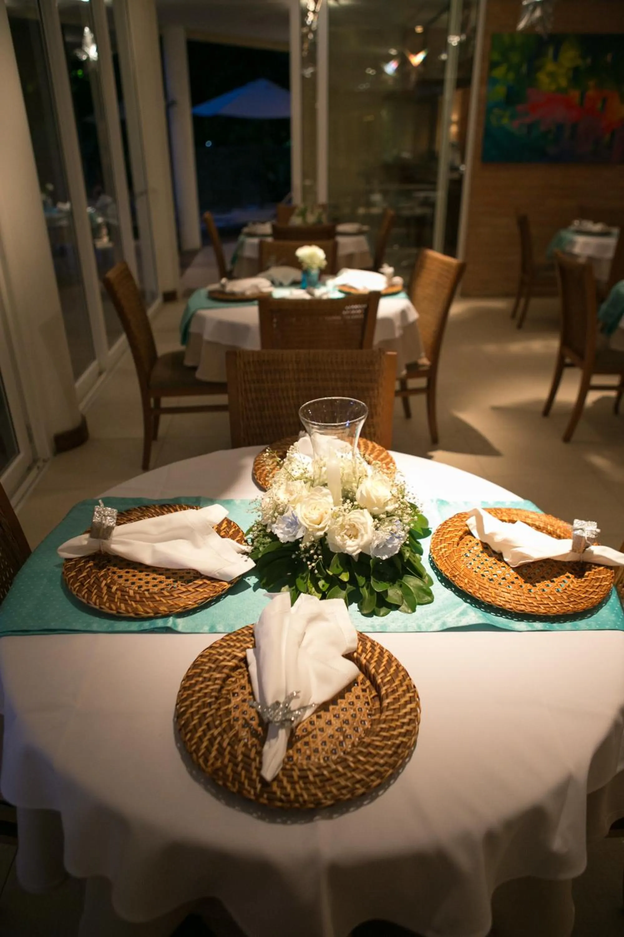 Restaurant/places to eat in Abayomi Hotel