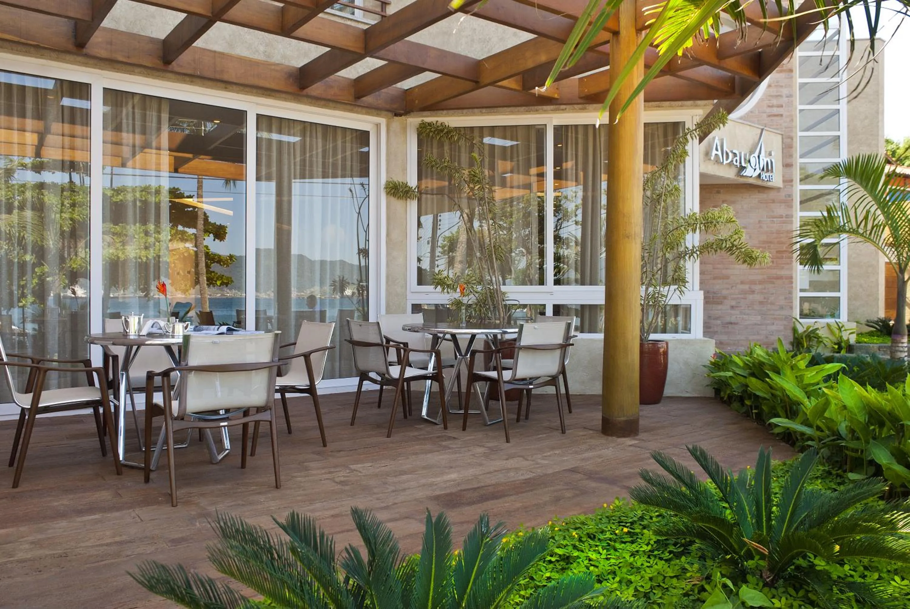 Restaurant/places to eat in Abayomi Hotel