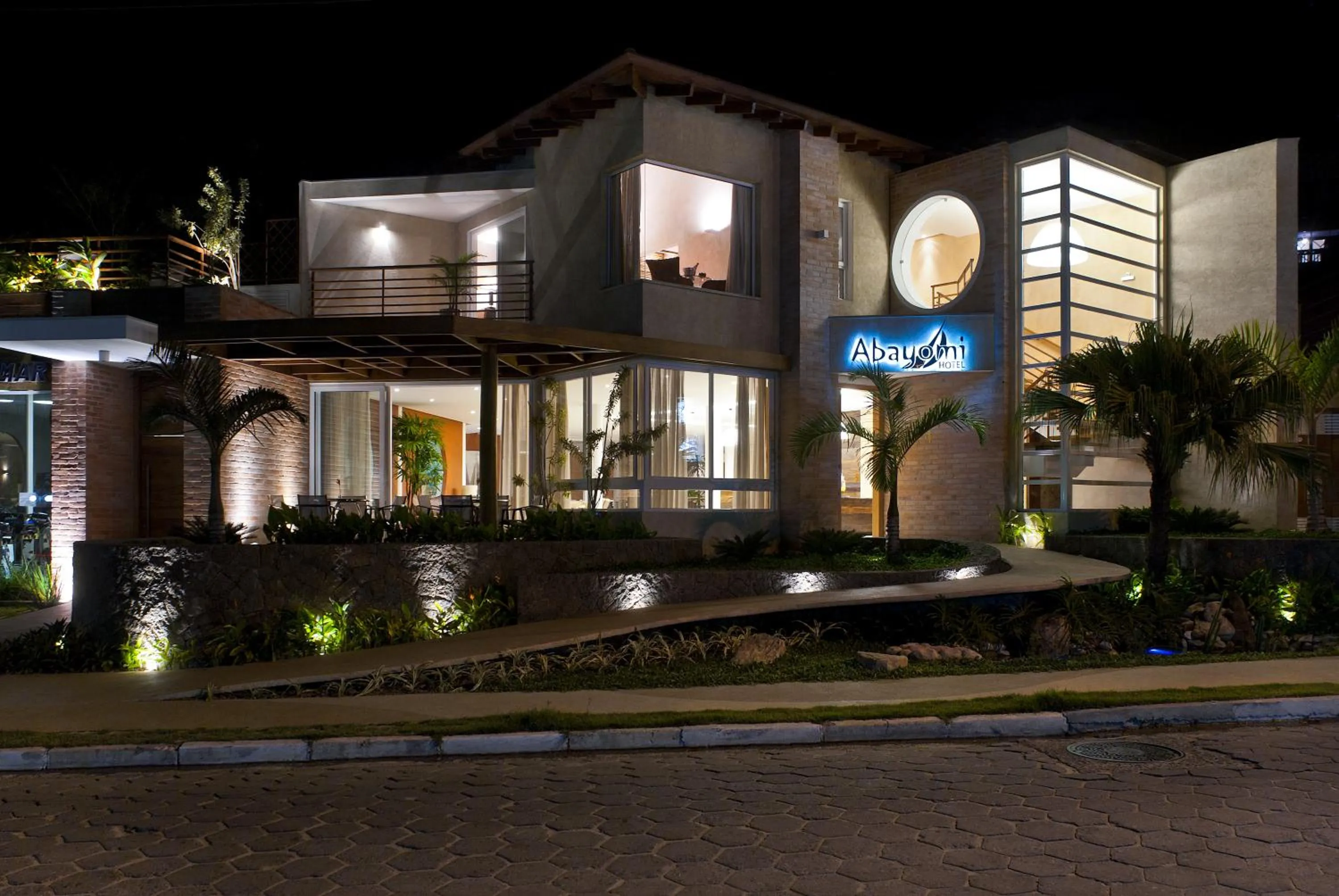 Facade/entrance in Abayomi Hotel