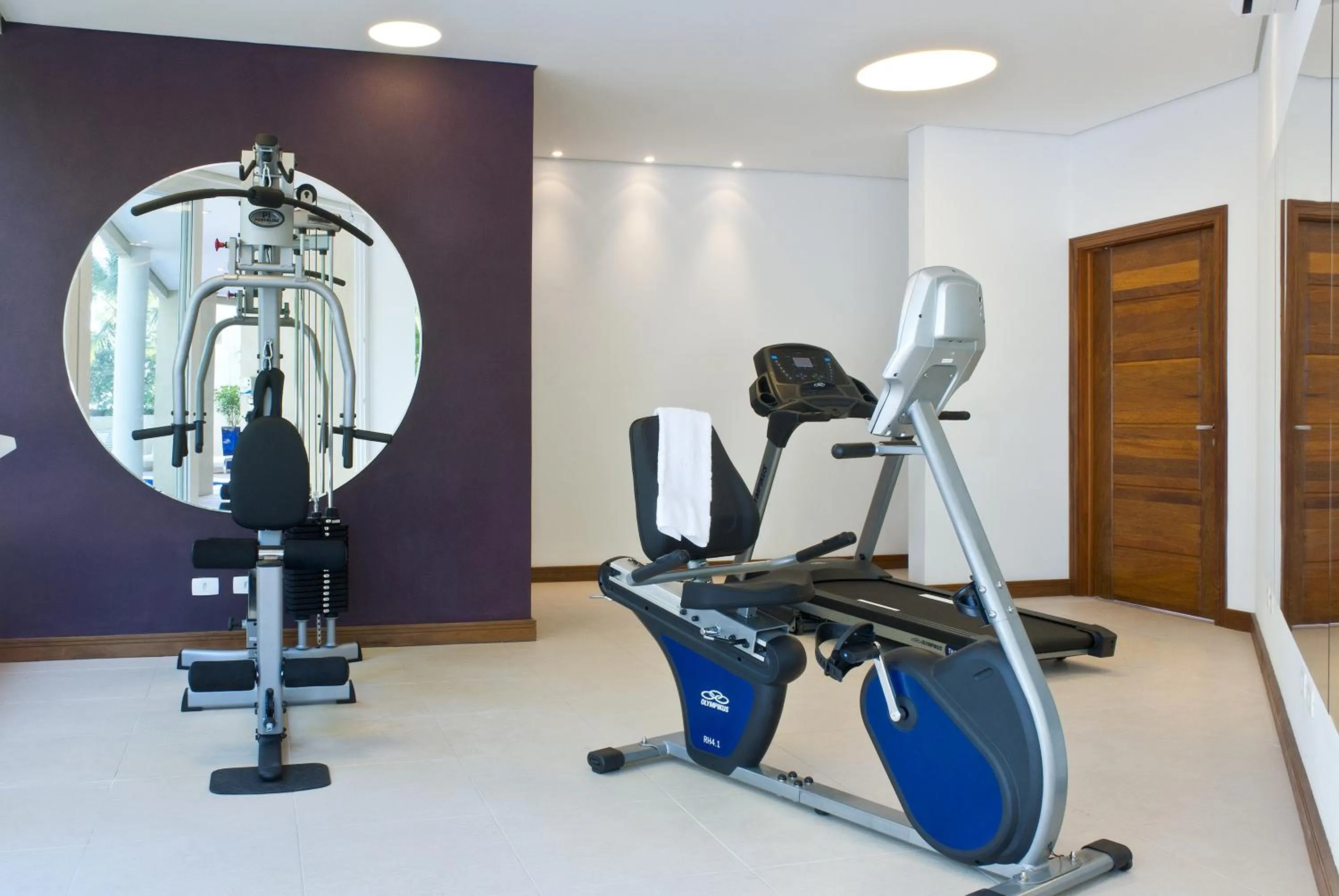 Fitness centre/facilities in Abayomi Hotel