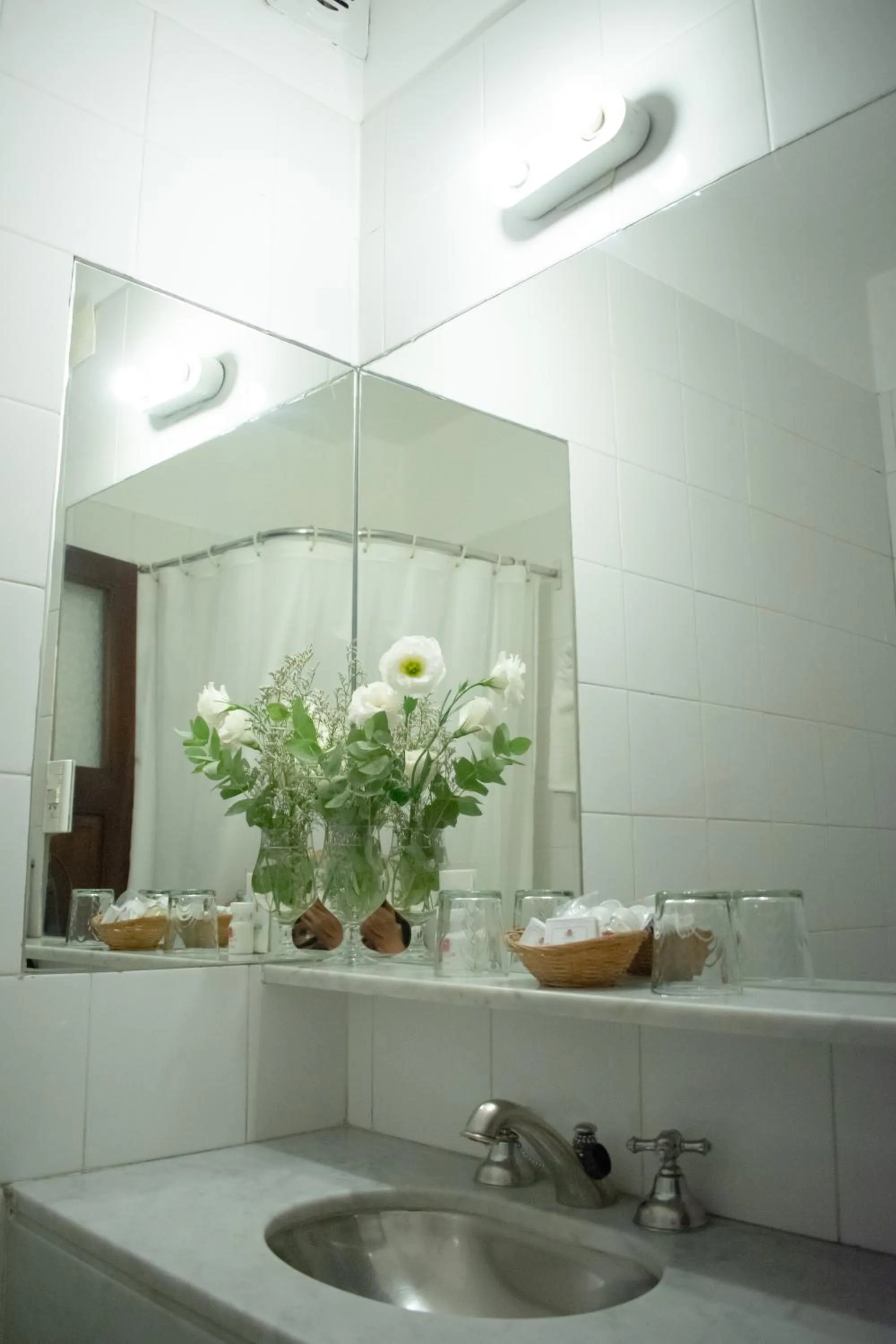 Bathroom in Hotel Salta